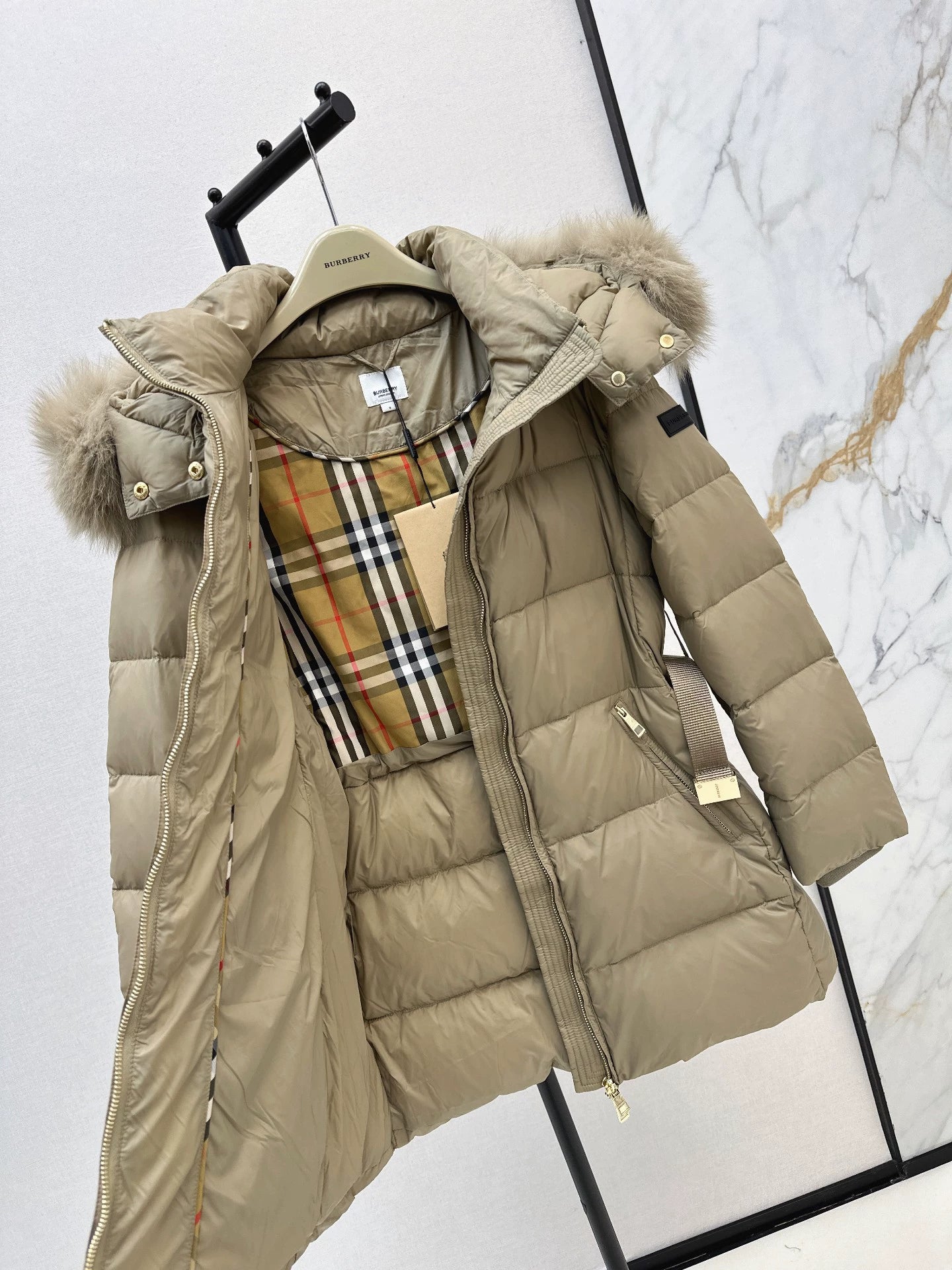 Bru 25fw Hooded slim-fit mid-length down jacket