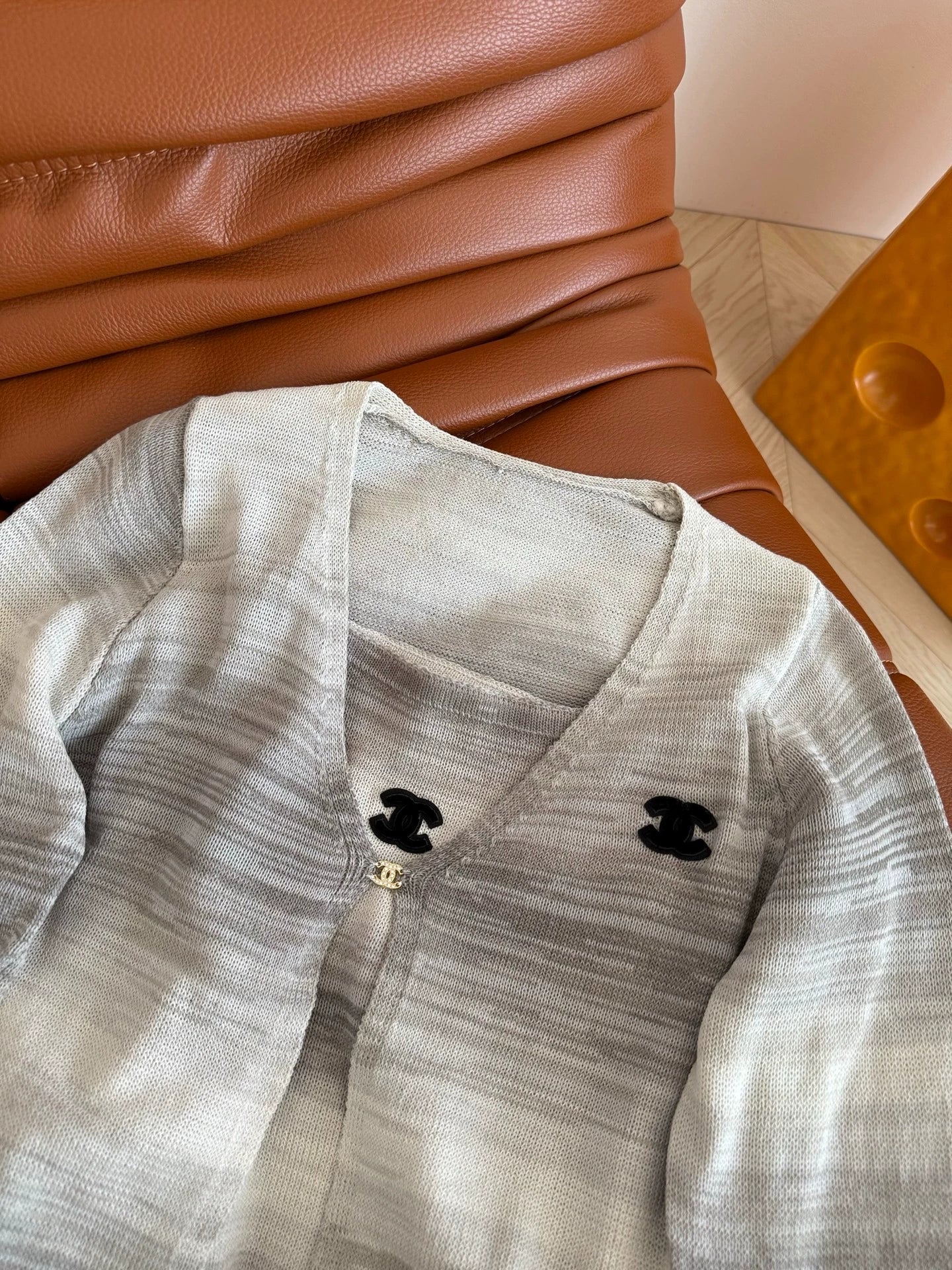 C 25 Gradient color knitted cardigan + inner suspenders