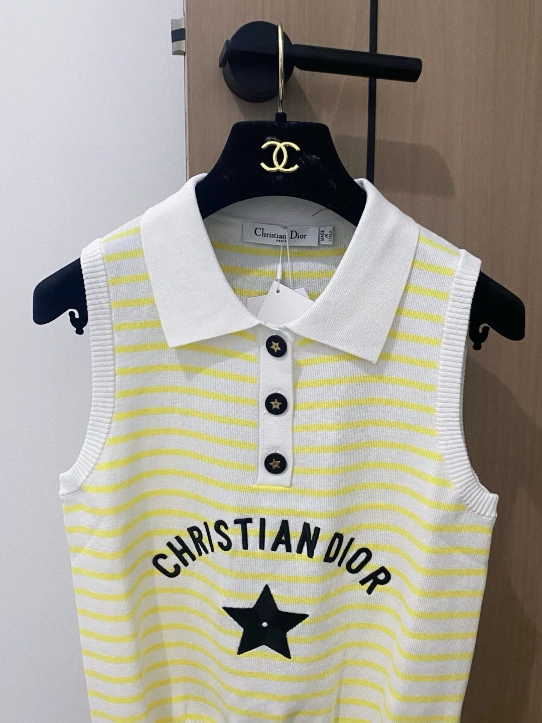 D 25 New Star Letter Embroidery Clashing Color Stripe Button Lapel Sleeveless Knit Tank Top