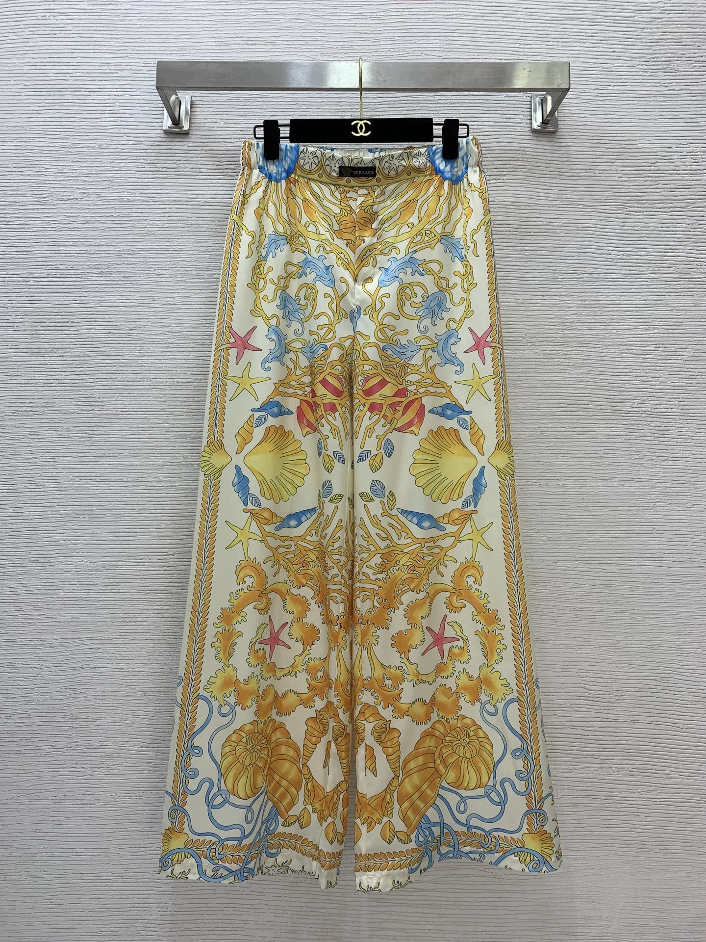 VE 25 New Style: Palace-Style Fashion Printed Casual Two-Piece Set