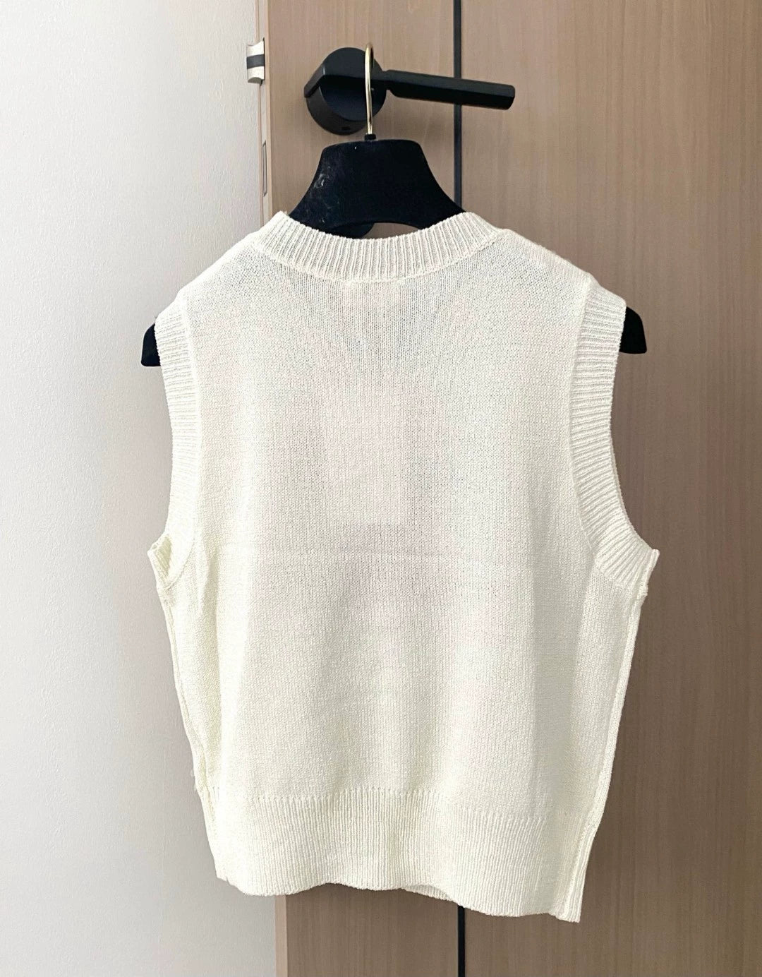 CE 25 new contrast pattern sequin round neck sleeveless knitted vest