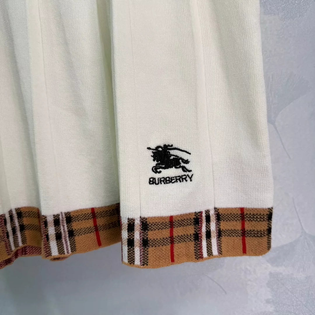 Bu 25 new new plaid short sleeve + pleated skirt set