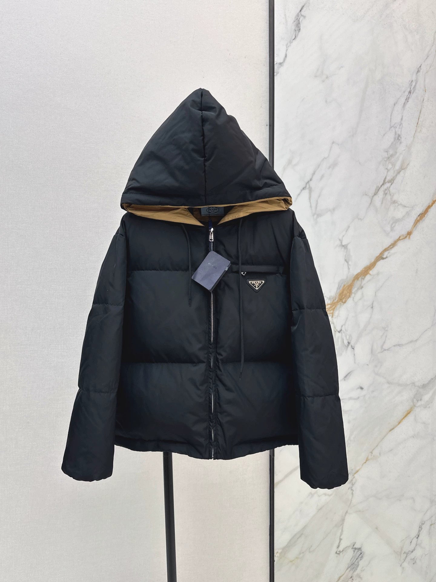 P 25fw hooded down jacket