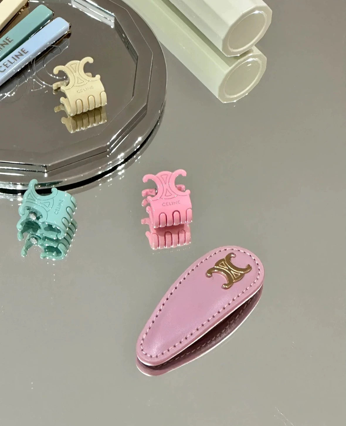 CE 25 Calf leather hair clip