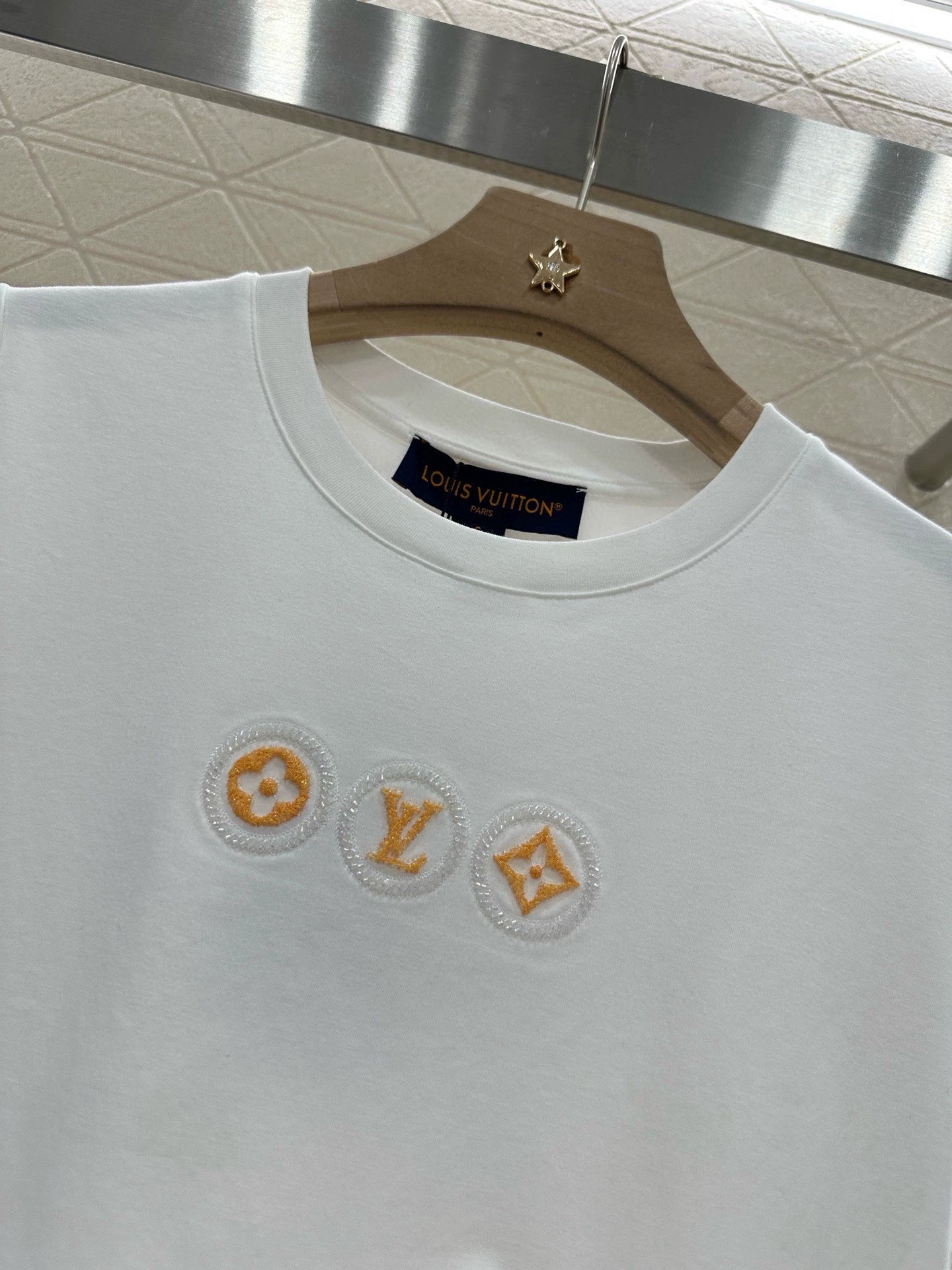 L 25 Embroidered Beaded Letter Round Neck Short Sleeve T-Shirt(white black brown)