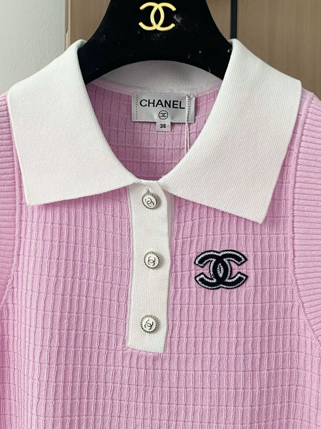 C 25 New Sleeveless Knit Vest with Button Down Collar