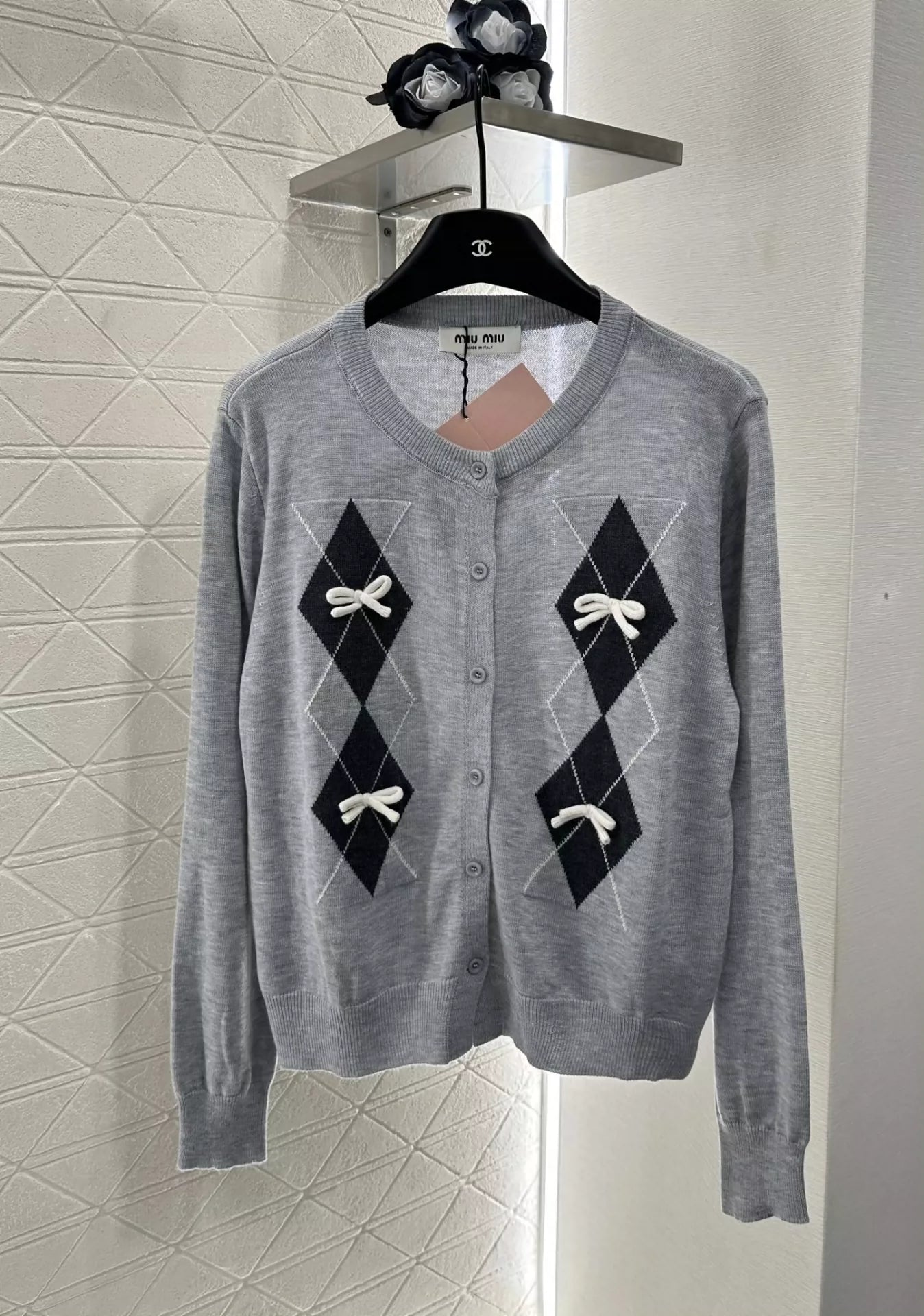 M 25 Diamond Bow Knit Cardigan