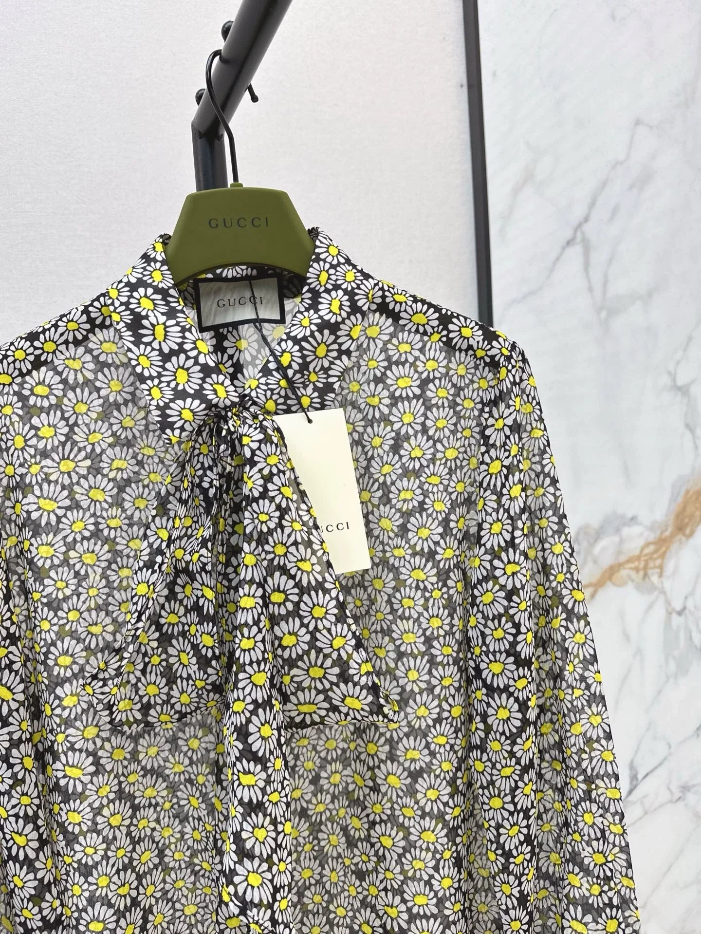25 Spring and Summer New Daisy Printed Shirt