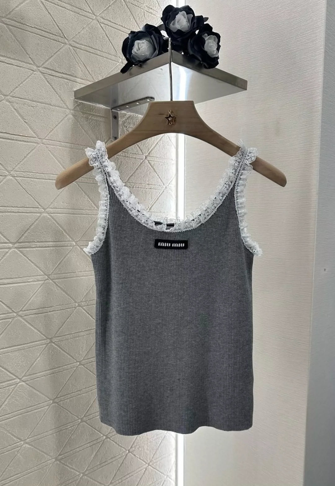 M 25 Summer New Lace Trim Knitted Vest