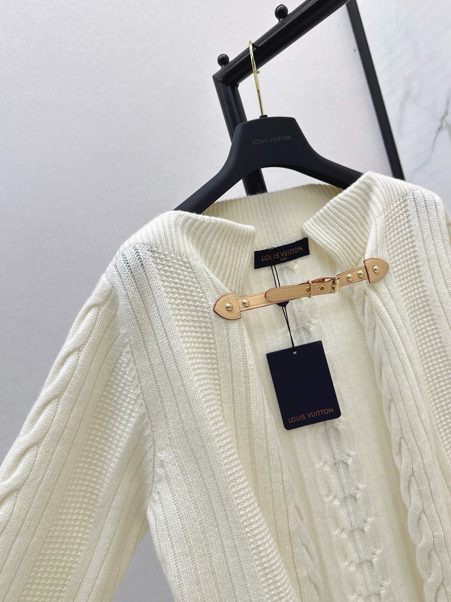 L 25 Cashmere Belted Cardigan