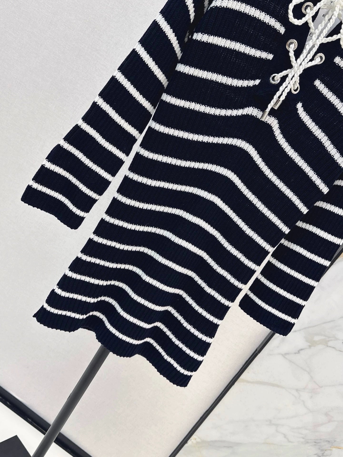 D 25 Early Autumn New Tie Striped Knitted Dress