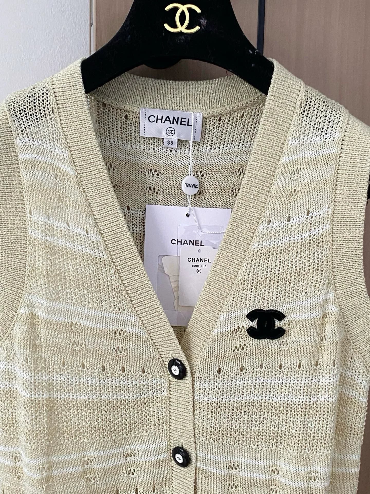 C 25 New Tricolor Hollow Out Vest