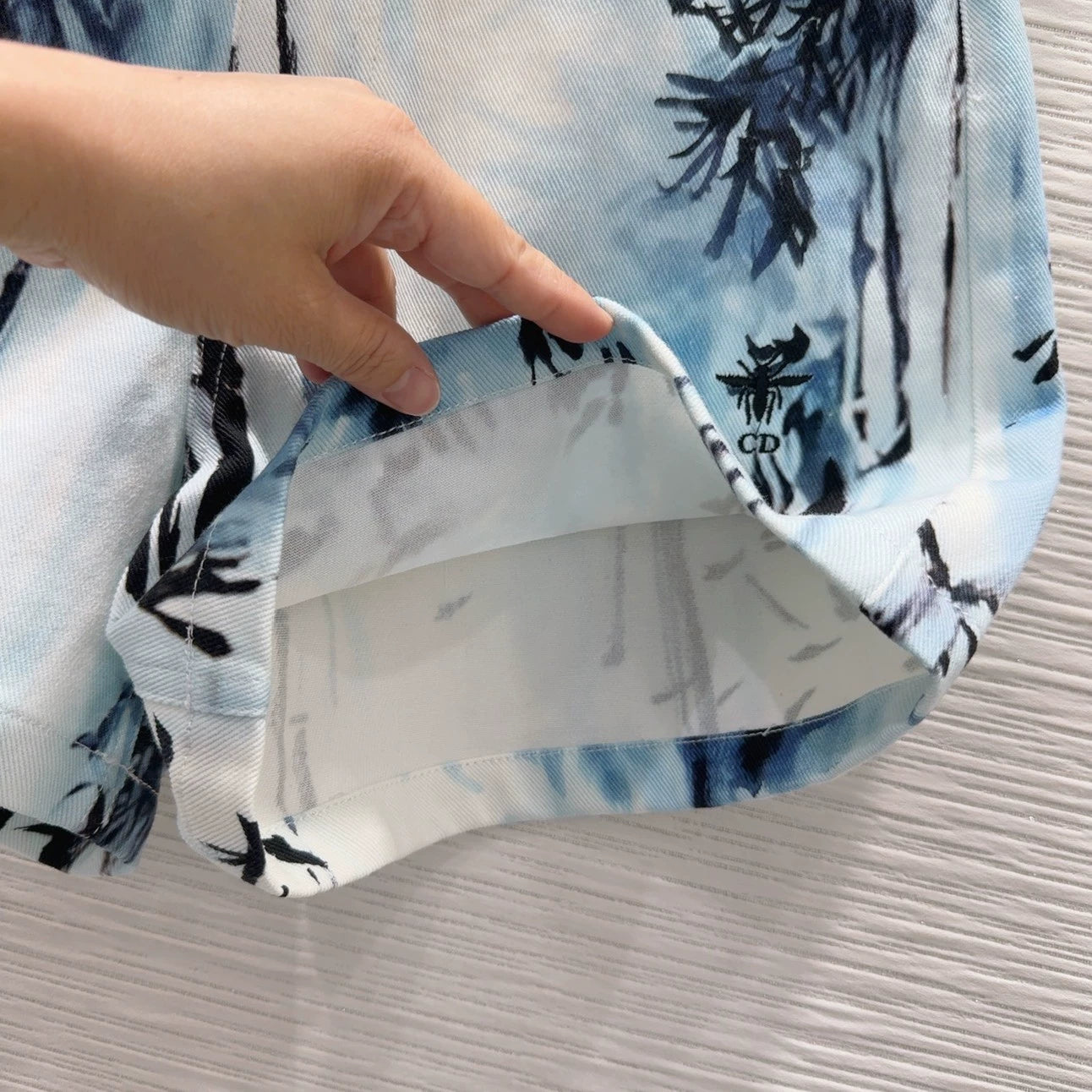 D 25 New Ink Painting Print Shorts