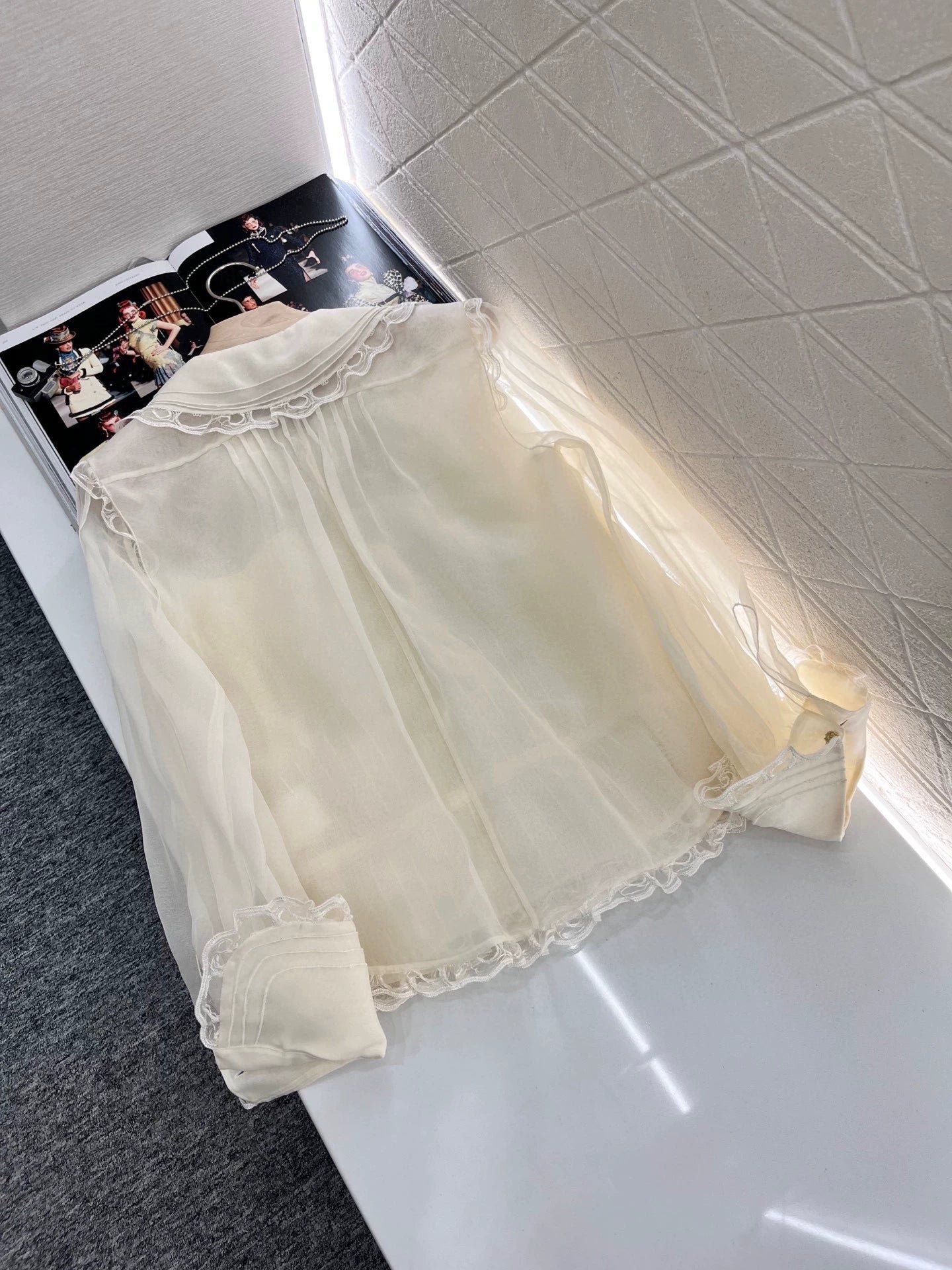 C 25 New Lace Lace Silk Shirt