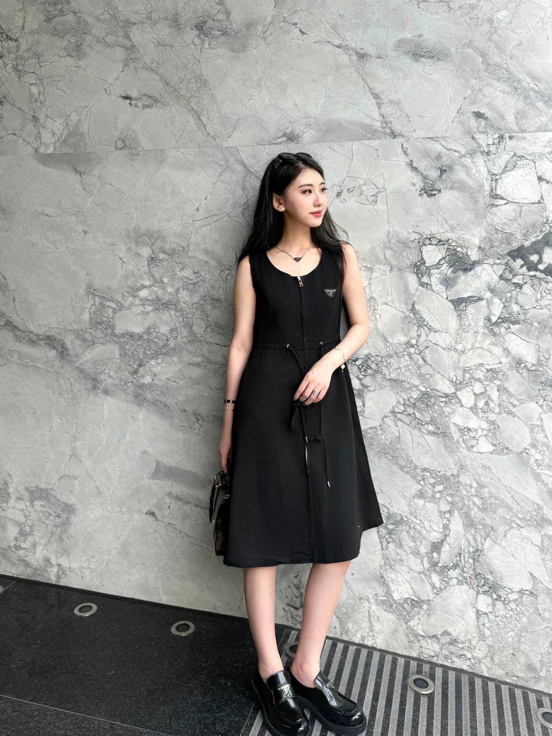 P 25 new straps zipper sleeveless dresses(white black)