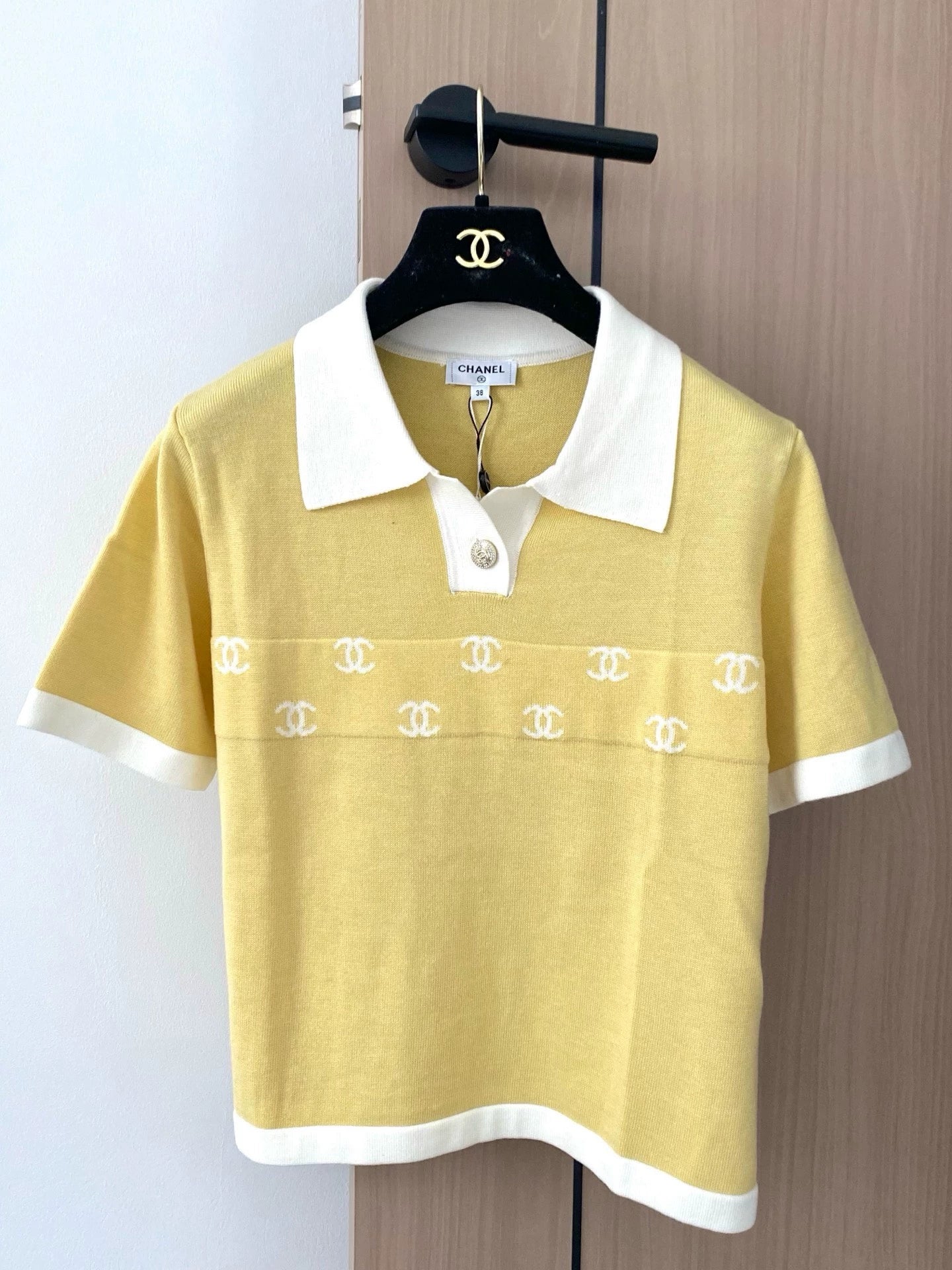 C 25 New Black Yellow Pink Flip Neck Short Sleeve