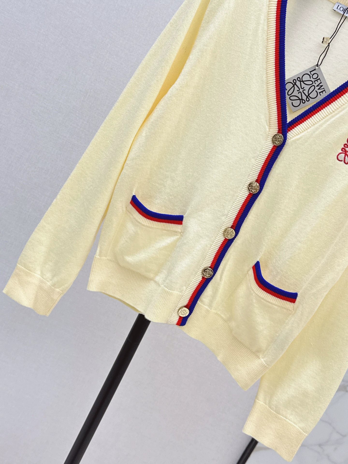 Lo 25 Embroidered decorative cardigan