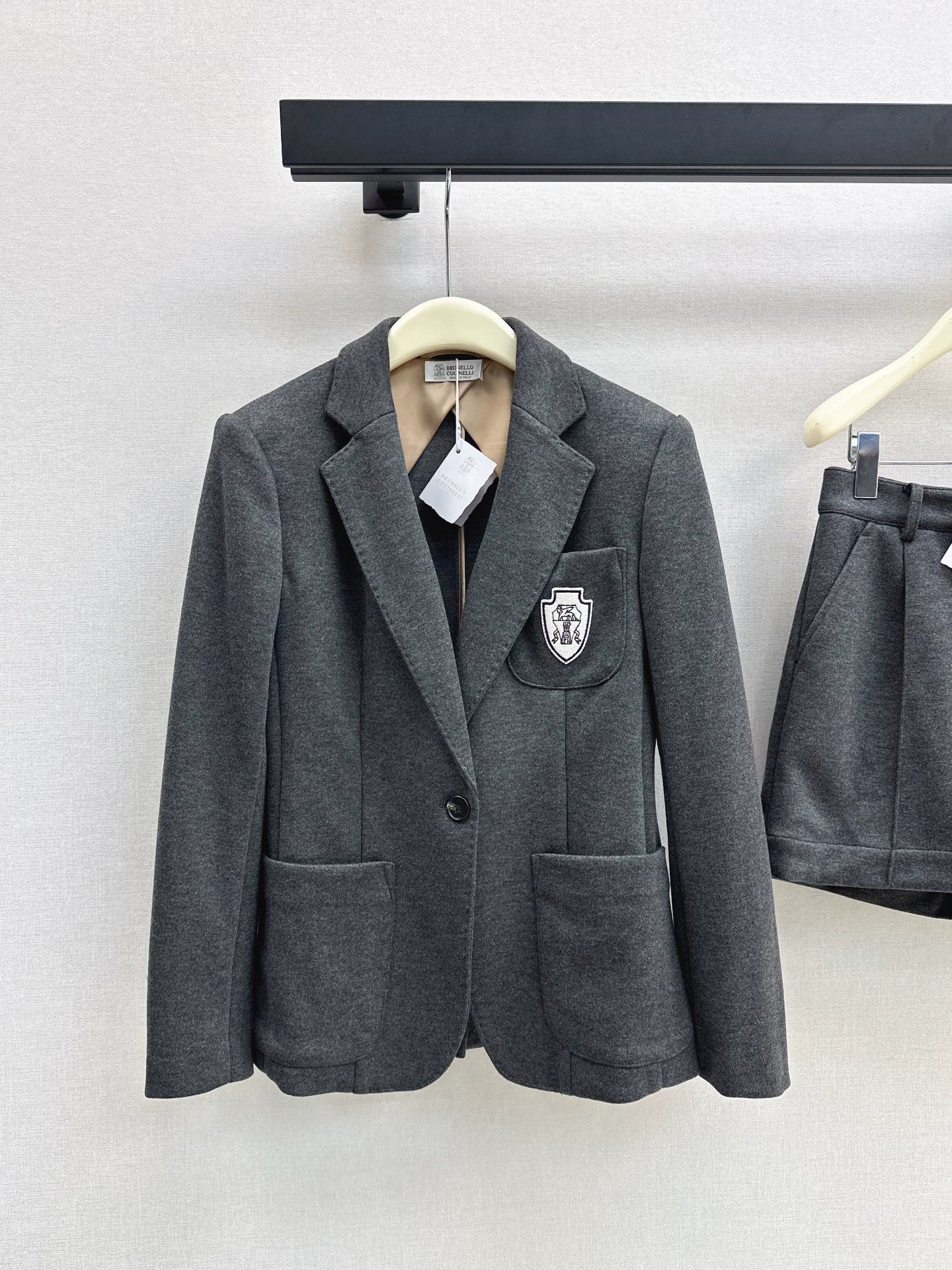 BRU 25fw Tennis Collection Badge-Decorated Blazer