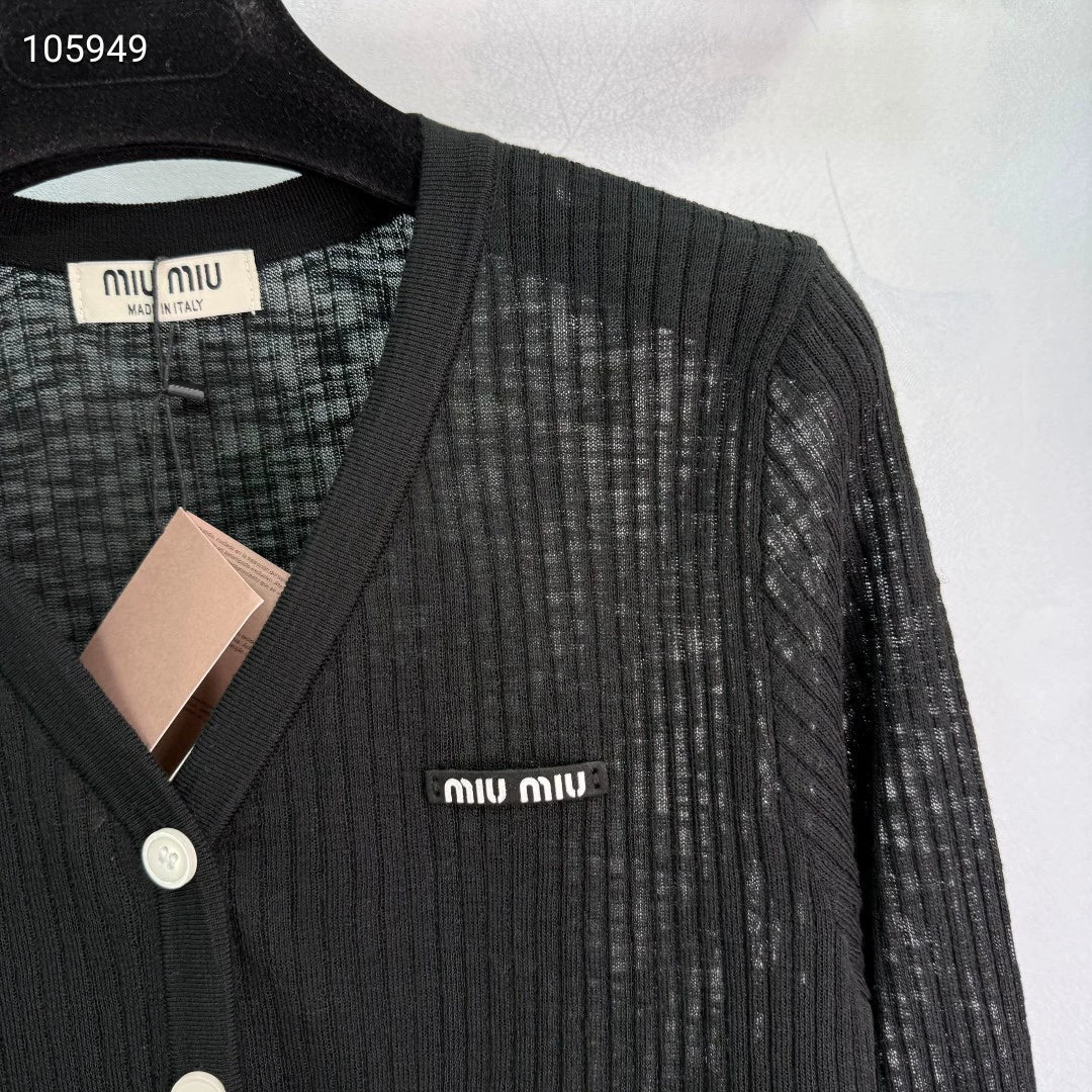 M 25 Short Thin Small Cardigan Long Sleeve