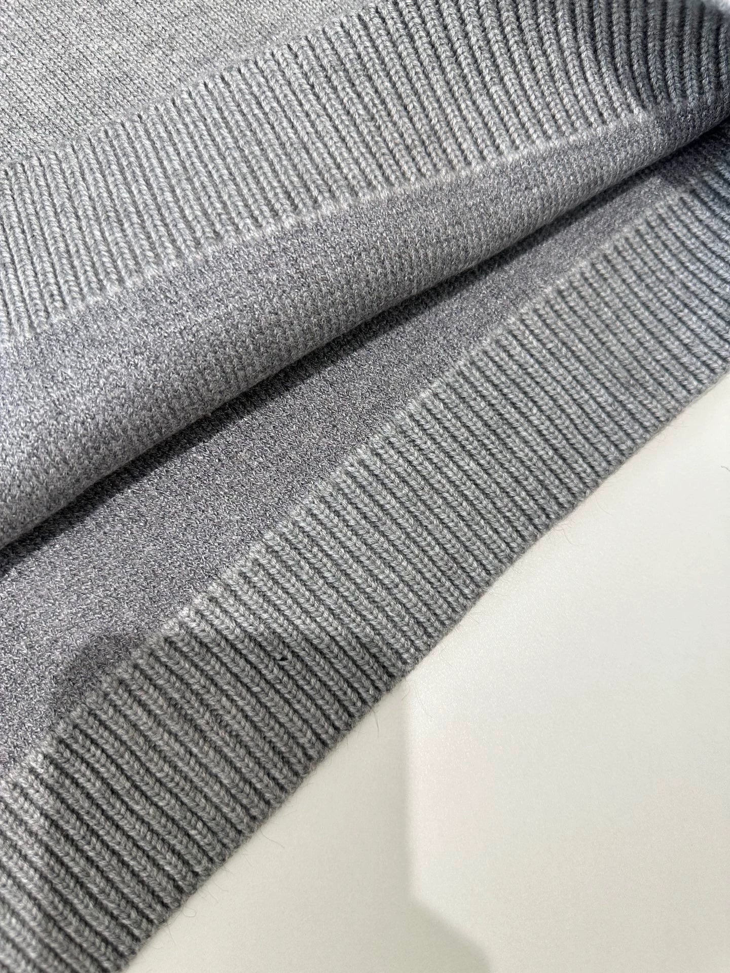 Mi 25 Crew-neck knitted cardigan with logo