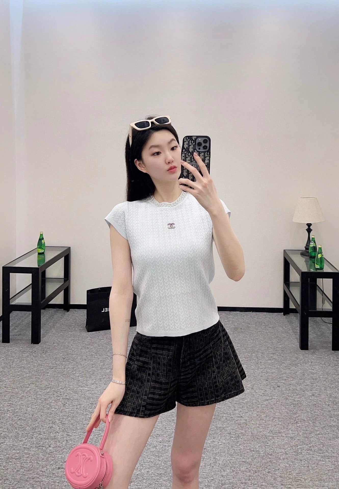 C 25 Spring/Summer New Short Sleeve Knit Top with Pearl Neckline