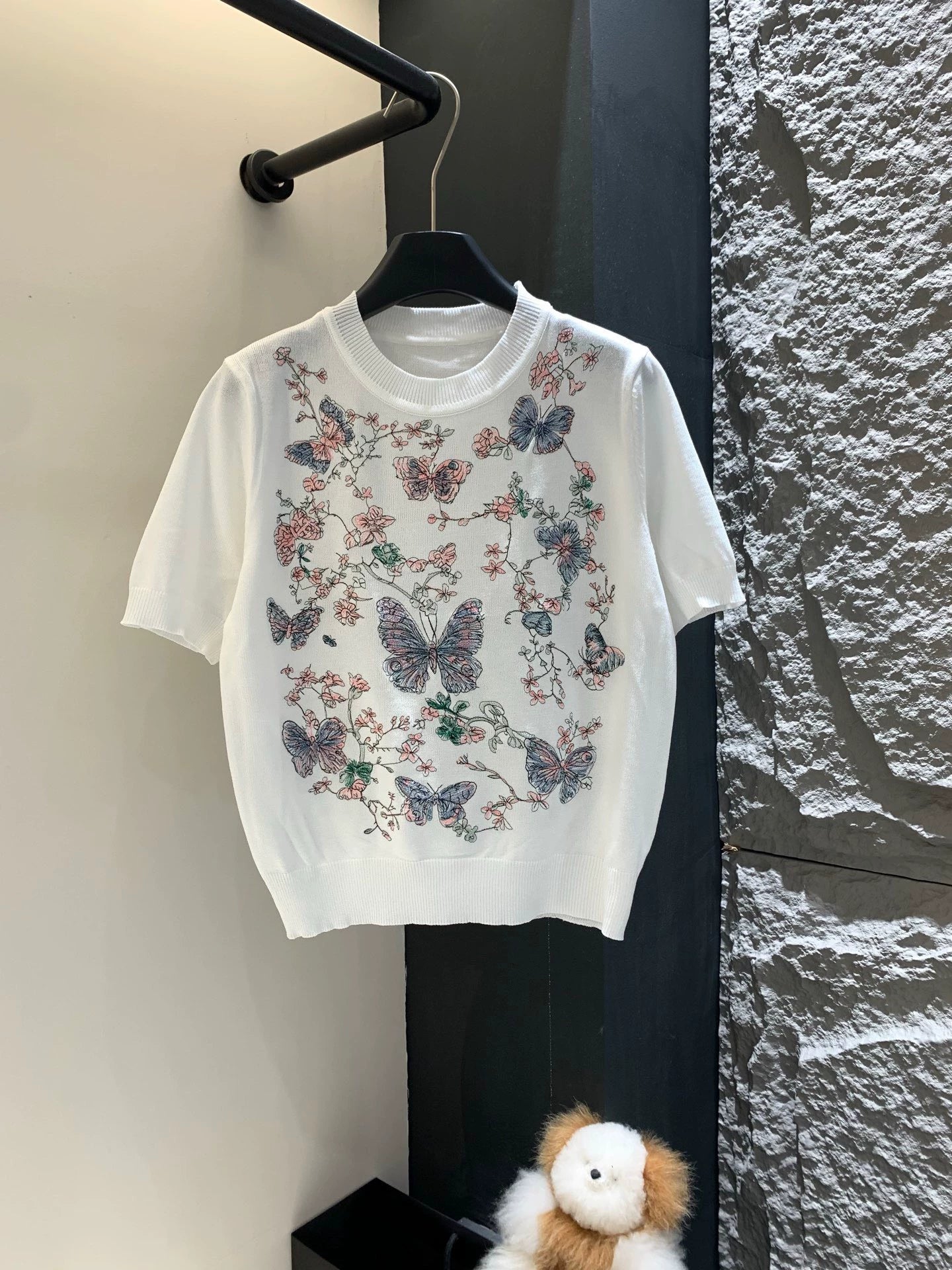 D 25 Butterfly Embroidery Short Sleeve Knit Top