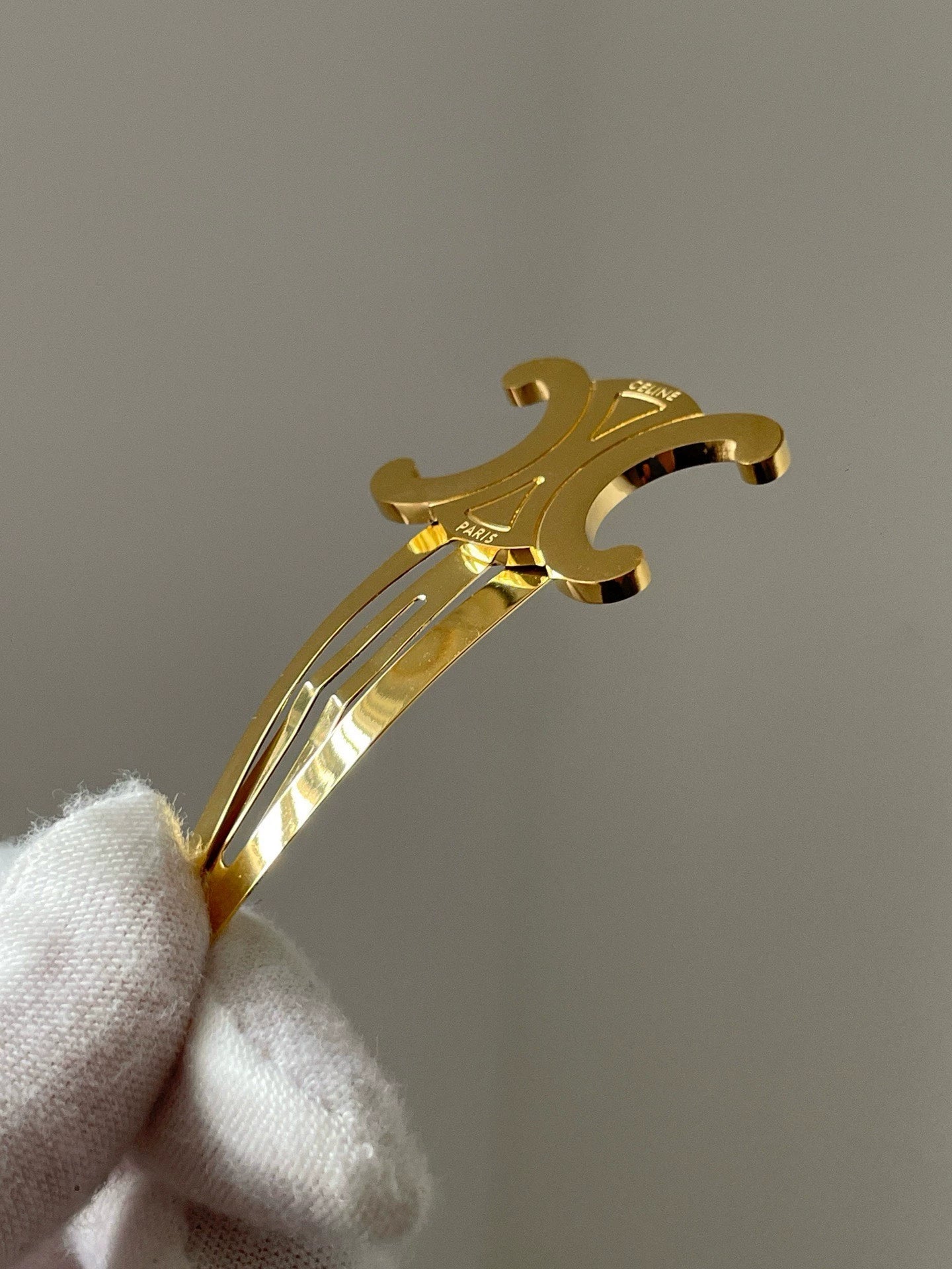CE 25 Snap-on Hair Clip Gold