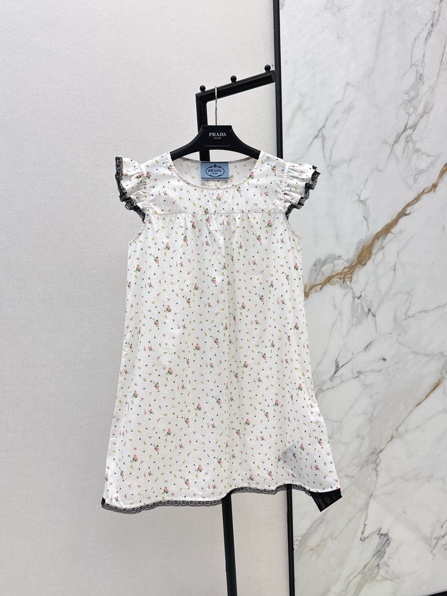 P 25 Spring/Summer New Style Lace Cuff Dress