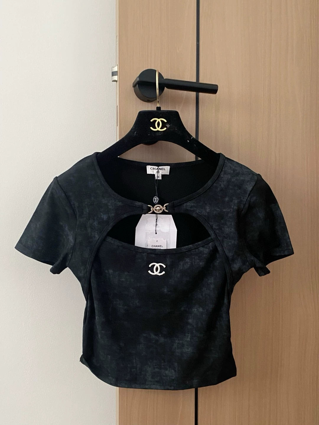 C 25 new metal buckle hollow short-sleeved T-shirt(white black gray)