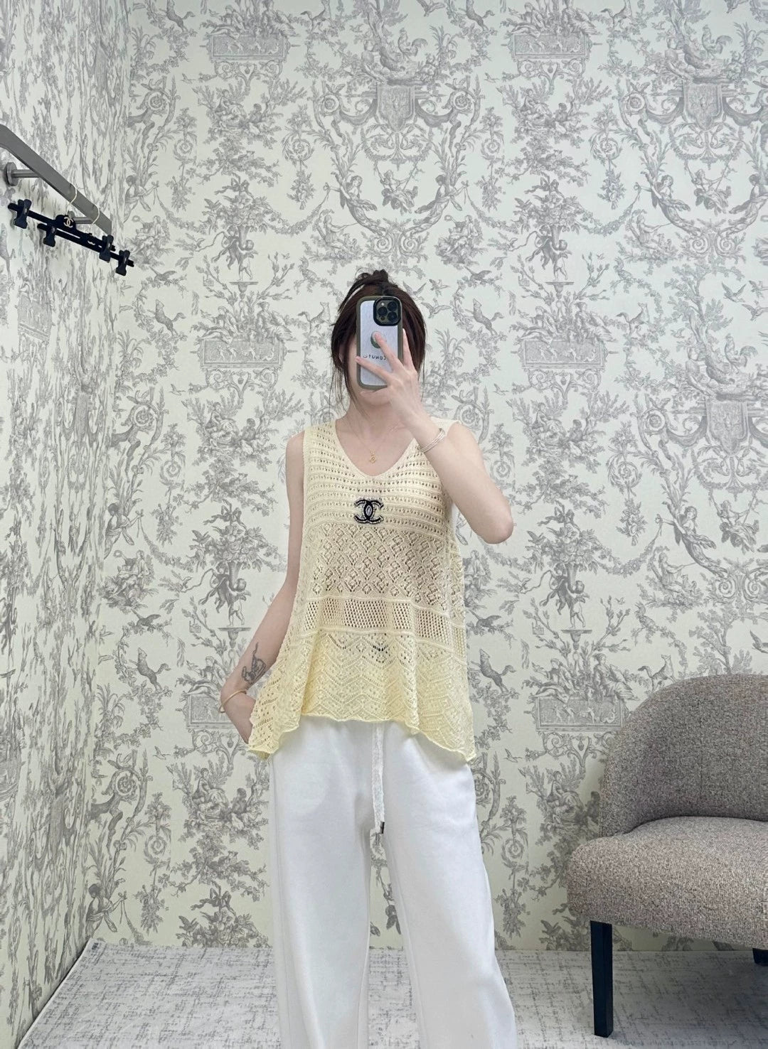 C 25 New Cutout Beaded Knit Vest