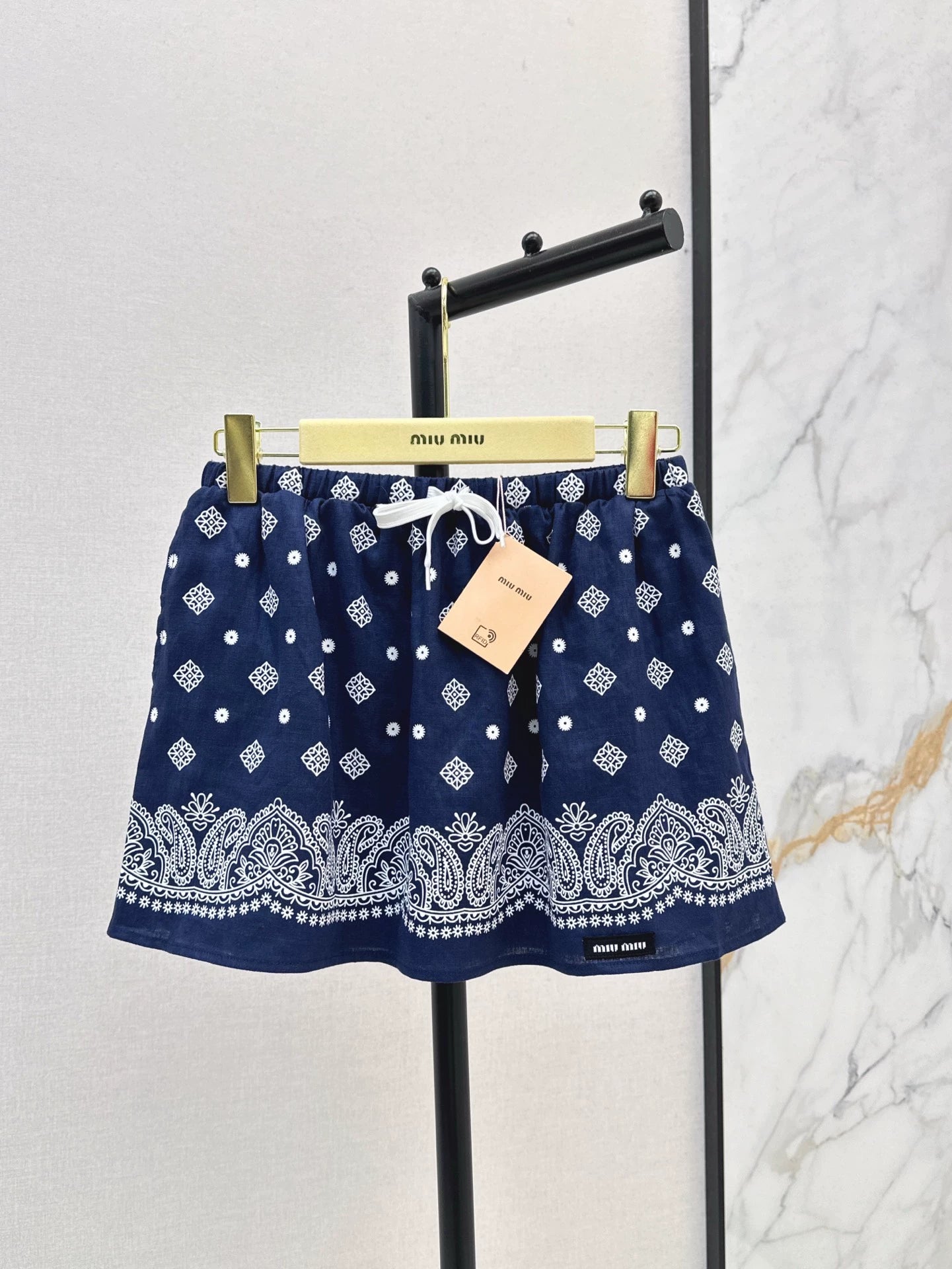 M 25 Spring and Summer New Set Loose Short Sleeve Shirt + Skirt
