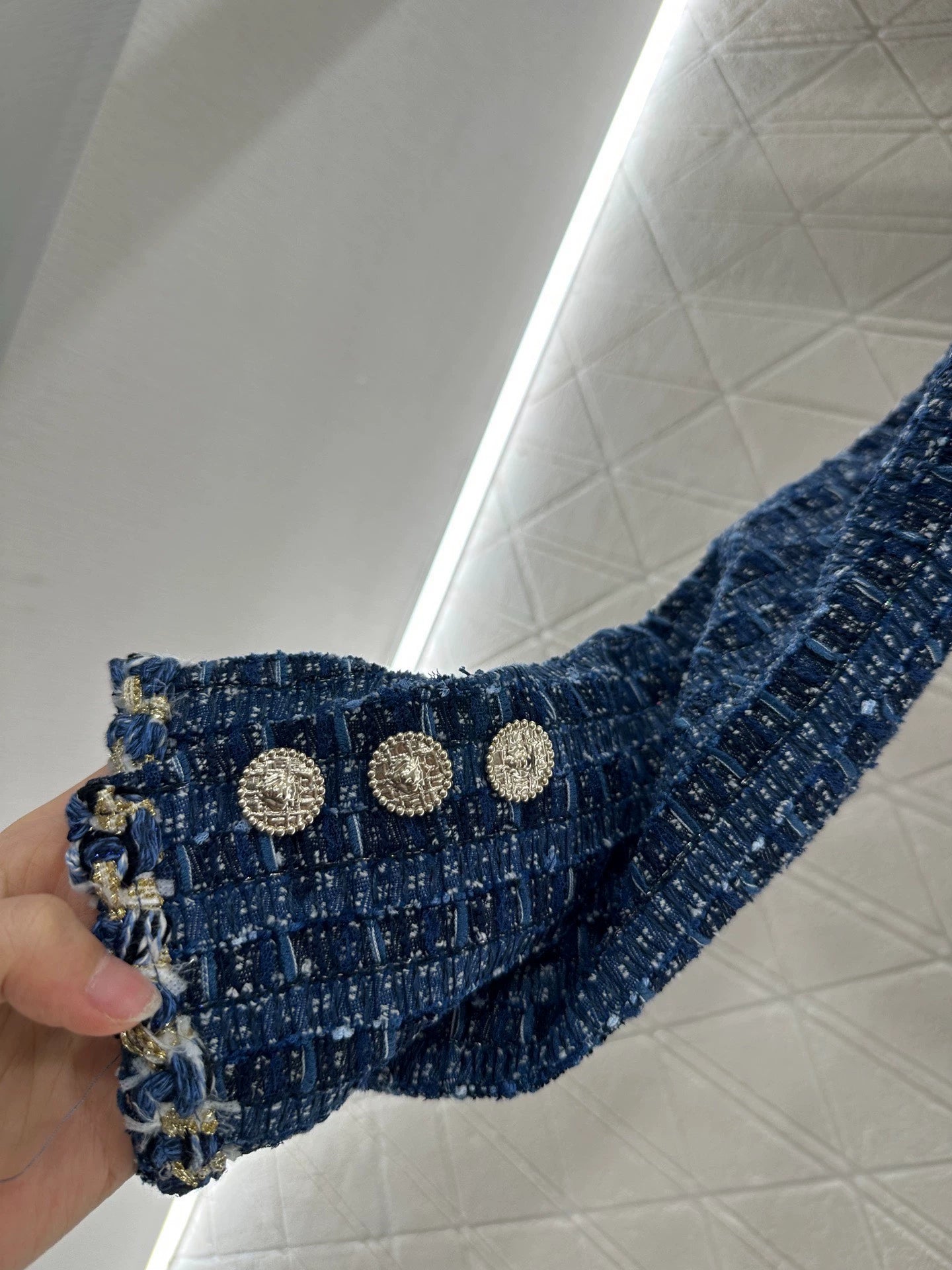 C 25 Cropped woolen tweed dress jacket