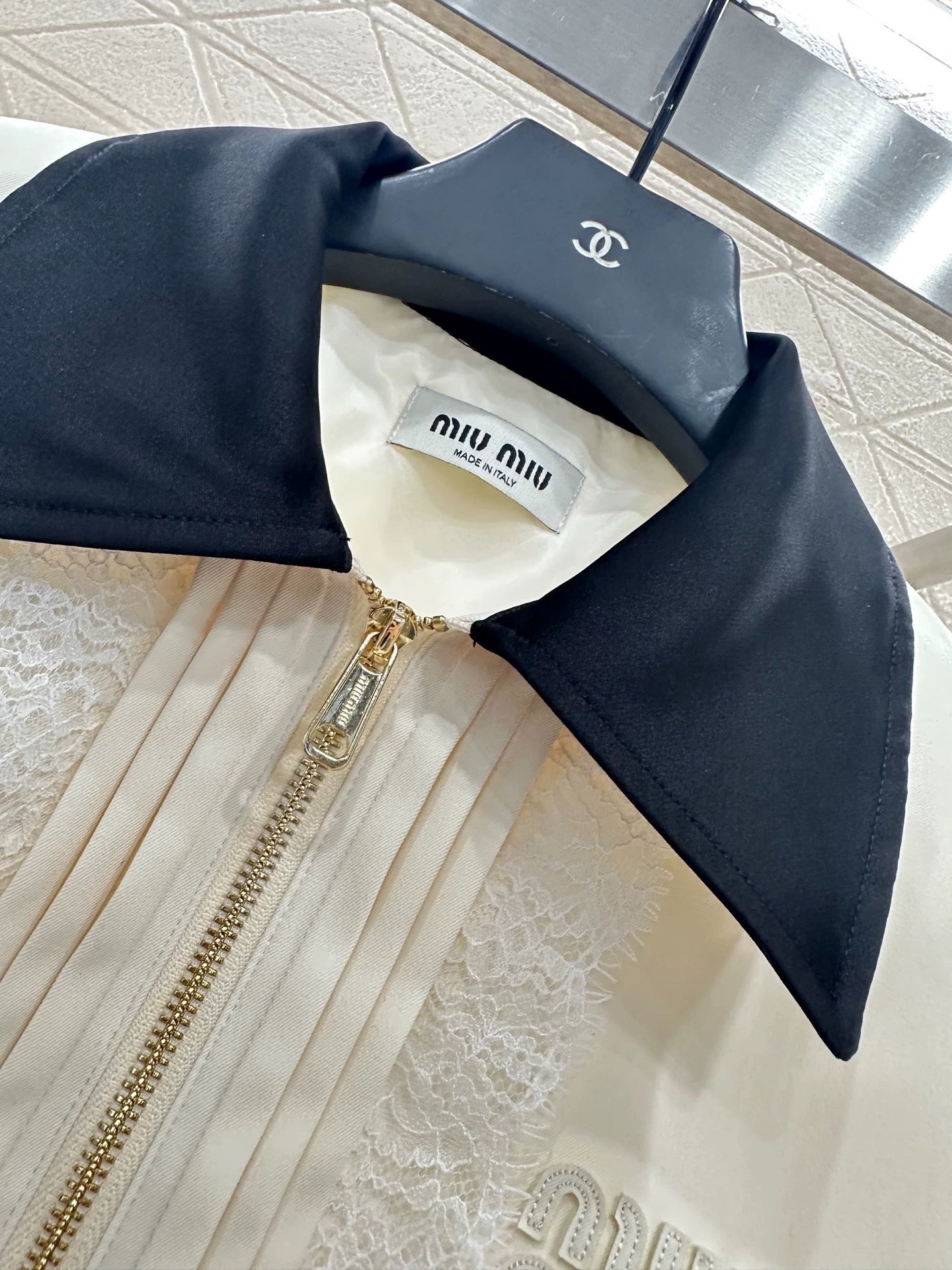 M 25 lace lapel jacket