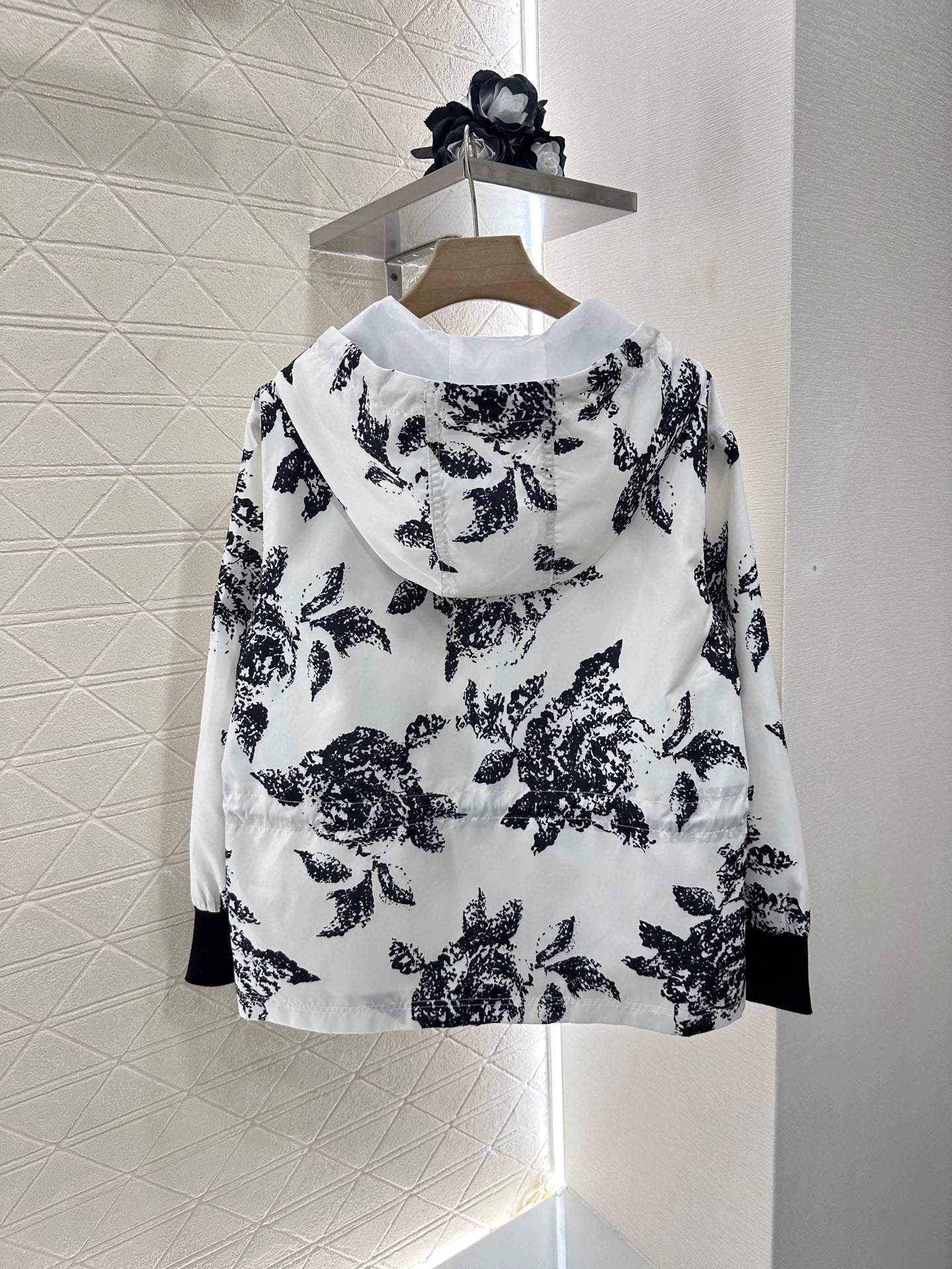 L 25 Hooded printed jacket and trousers set