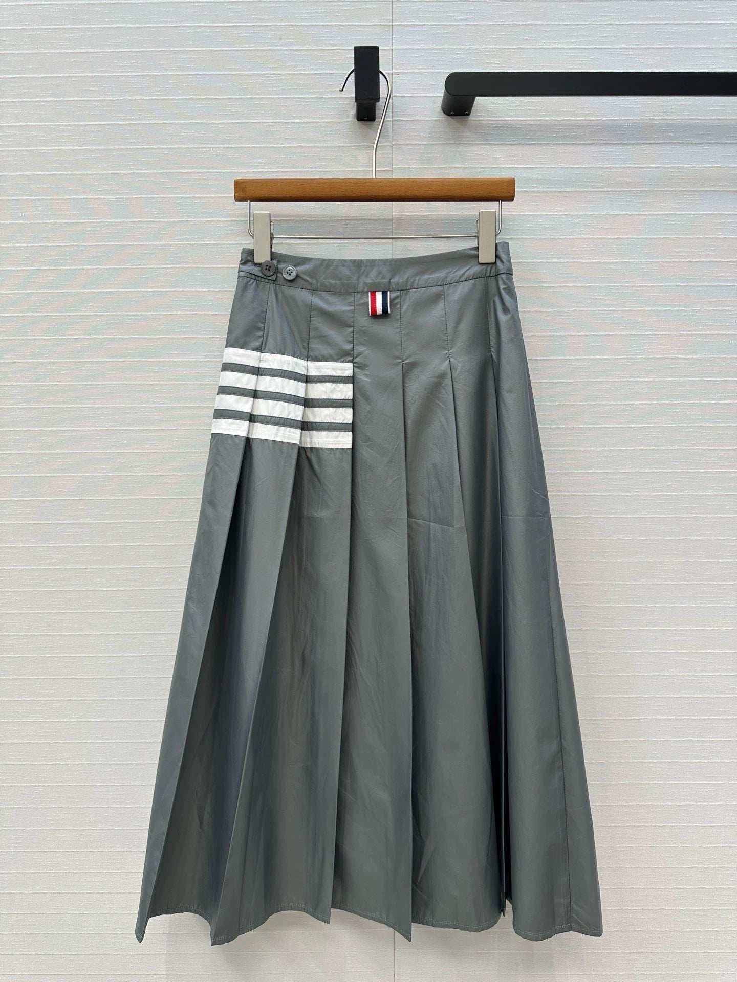 TH Spring/Summer 25 New Gray Jacket ➕Long Half Skirt Set