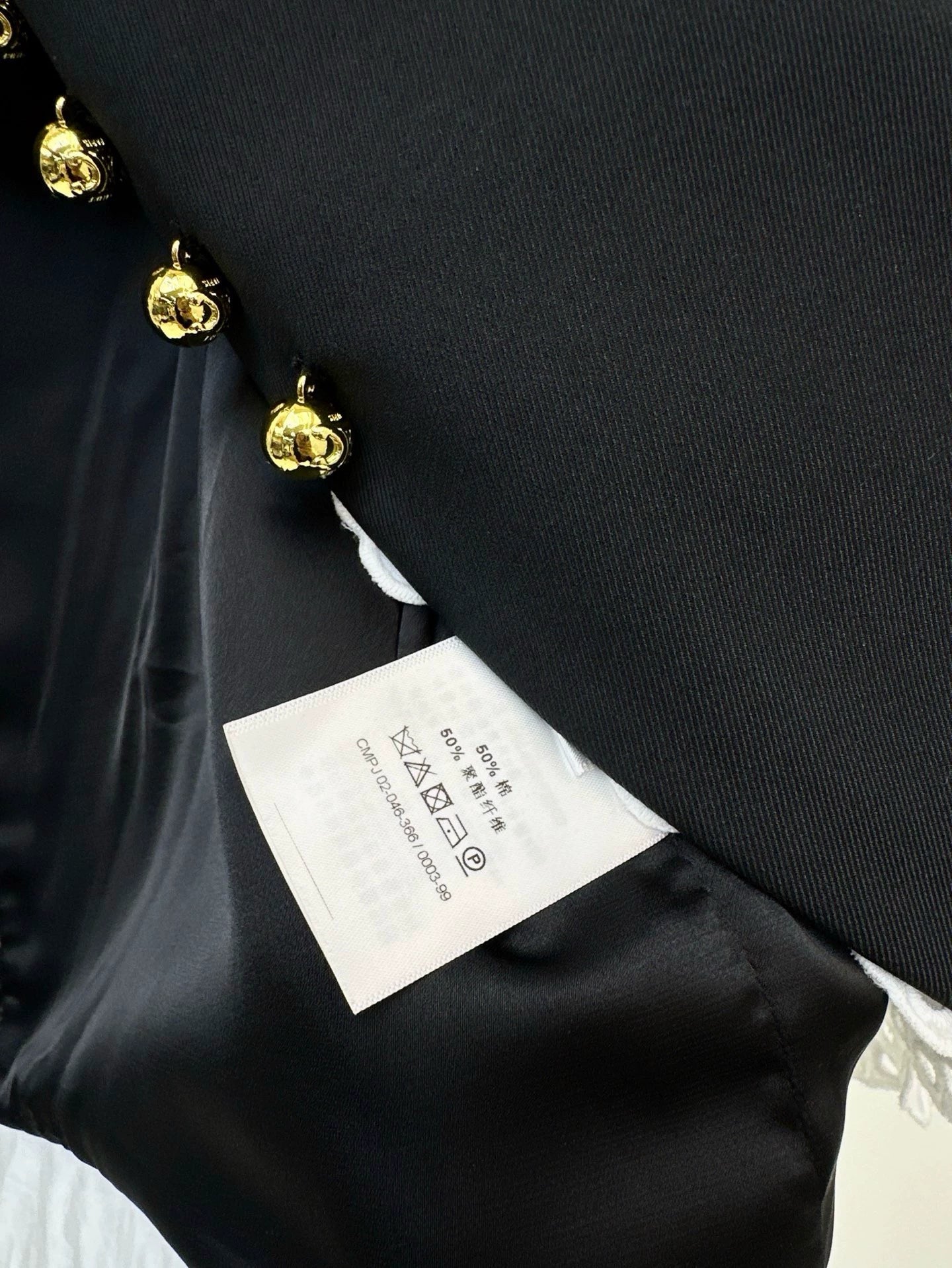 Ce 25 Spring and Summer Jen's latest fake two-piece design vest jacket