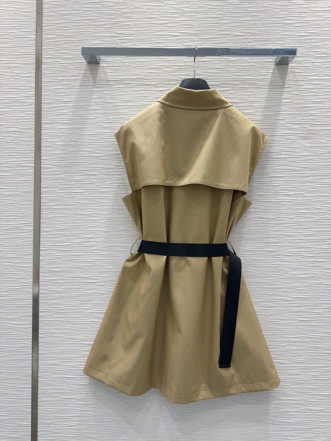 D 25 New Bee Embroidered Belt Single Breasted Vest Dresses