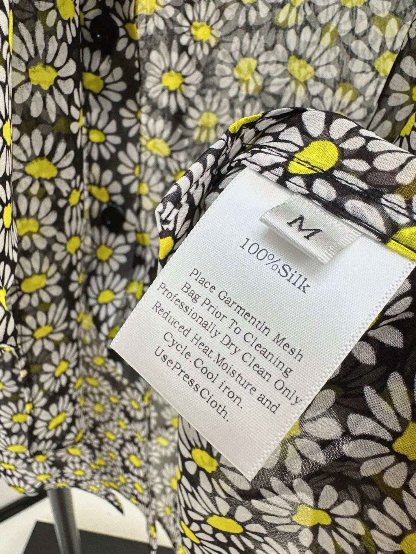 25 Spring and Summer New Daisy Printed Shirt