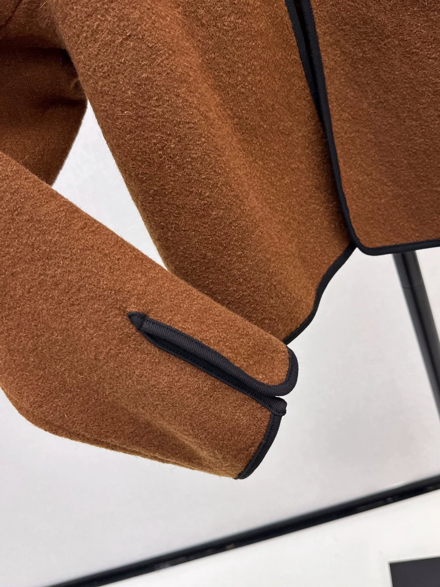 L 25 Leather buttoned cape coat