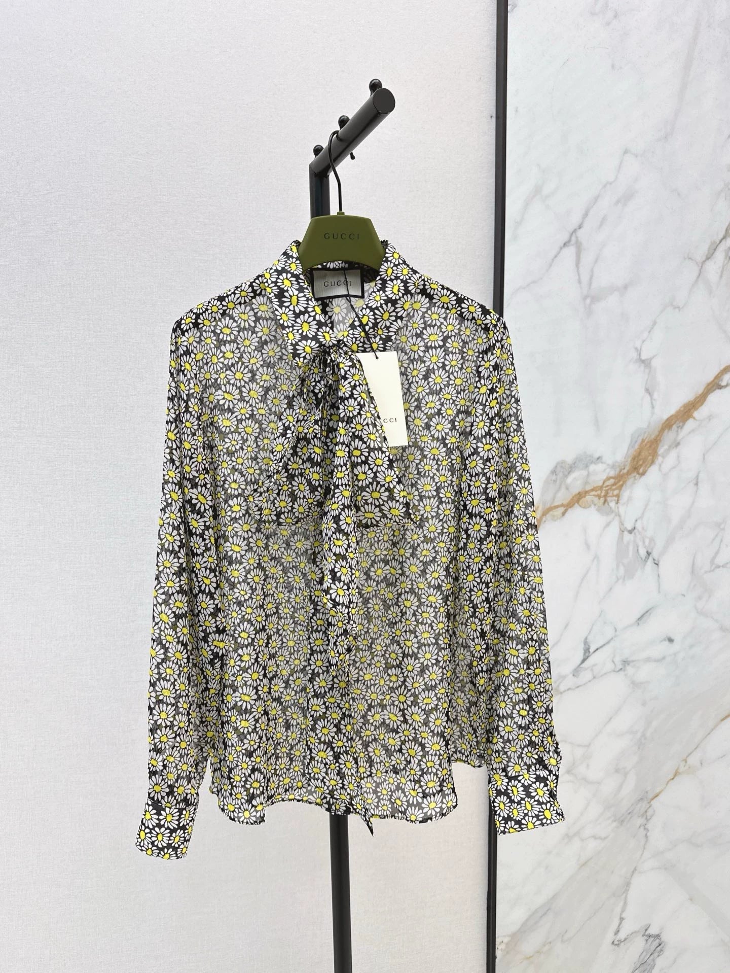 25 Spring and Summer New Daisy Printed Shirt
