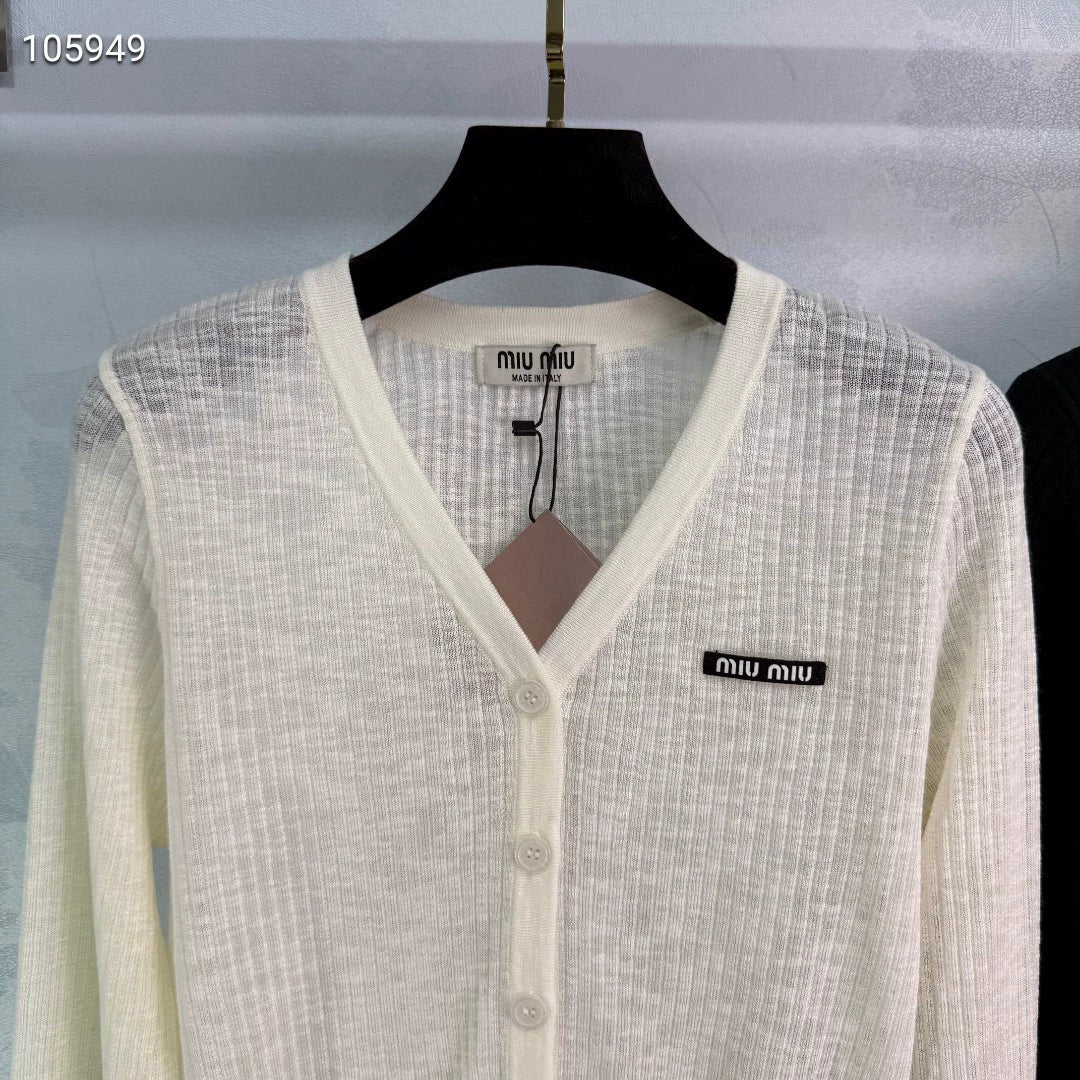 M 25 Short Thin Small Cardigan Long Sleeve