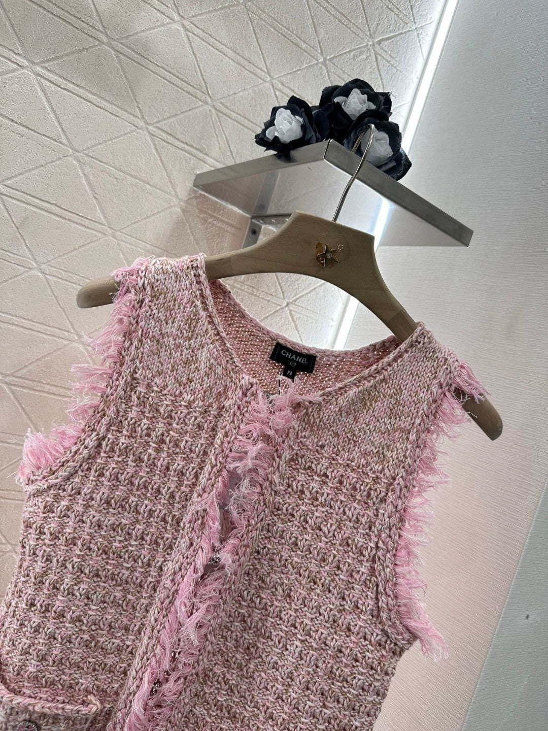 c 25 nouveaux gilets en tricot à col rond et bords bruts
