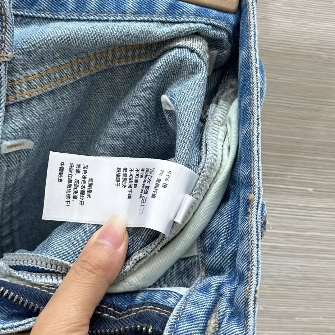 LO 25 Five Point Raw Edge Jeans