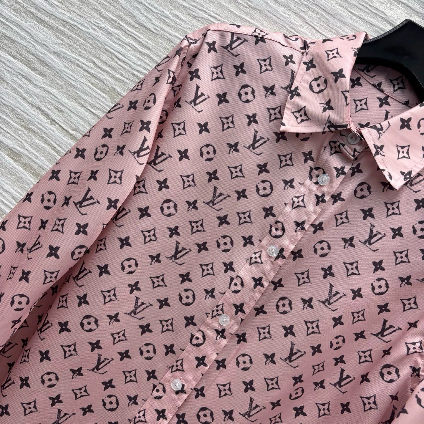 L 25 Spring/Summer New Pink Silk Shirt
