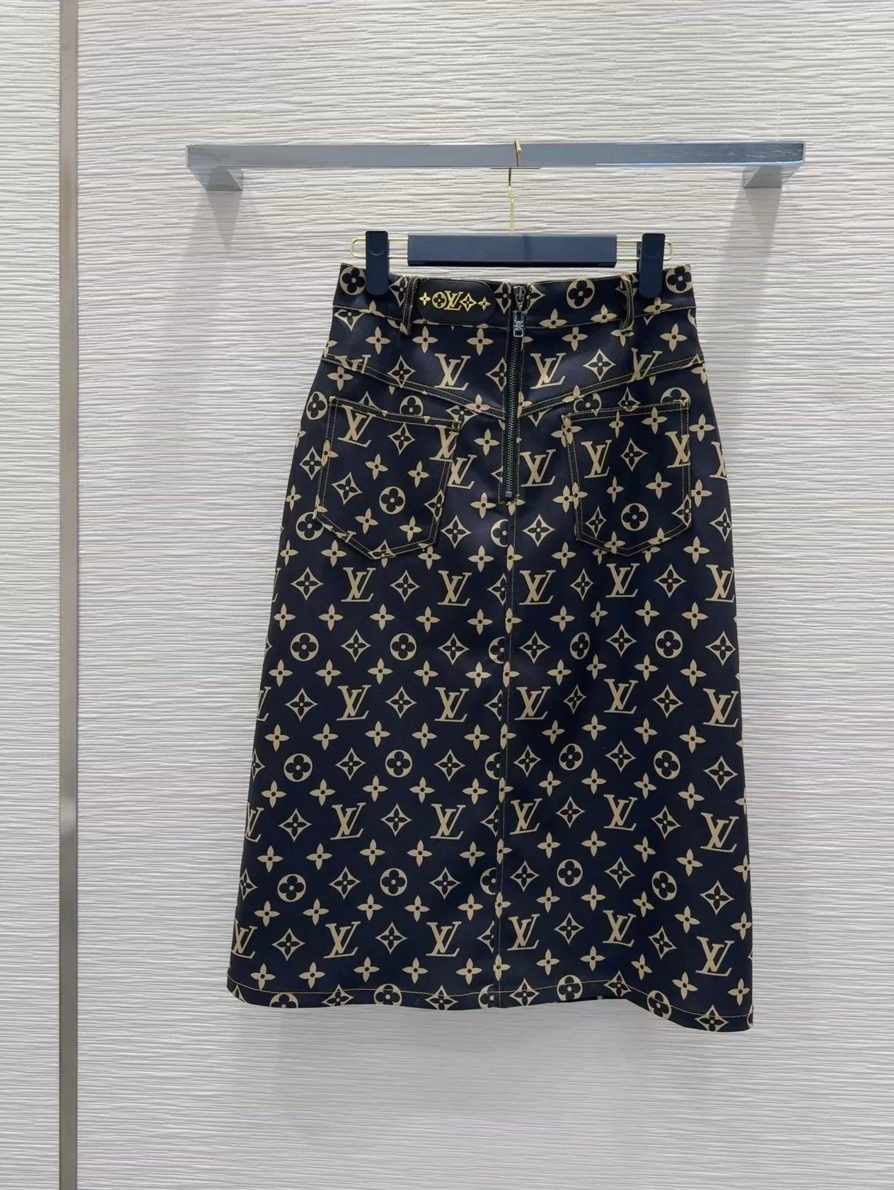 L 25 New Printed Single Breasted Half Skirt