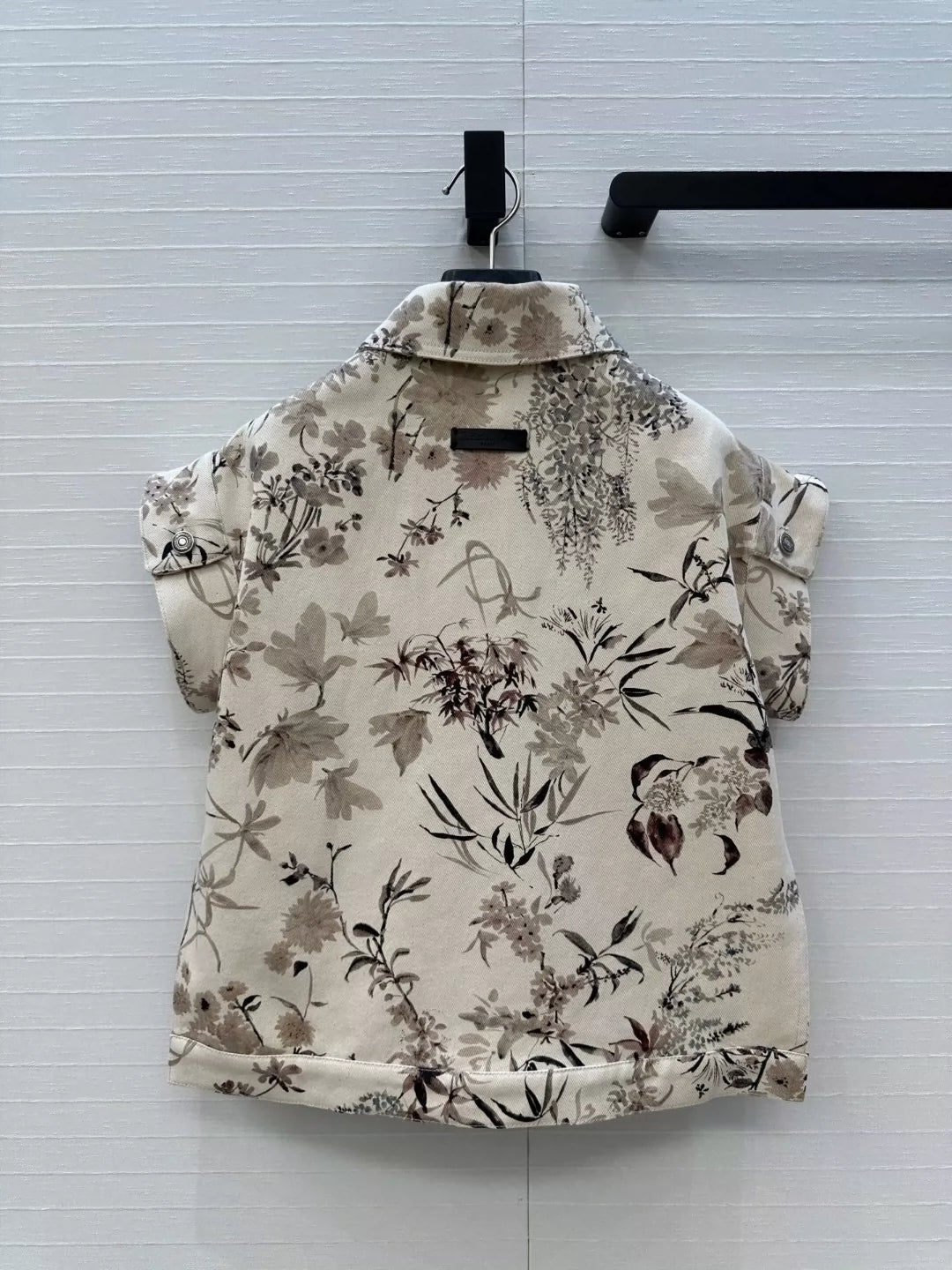 D 25 New Fresh and elegant ink print denim vest