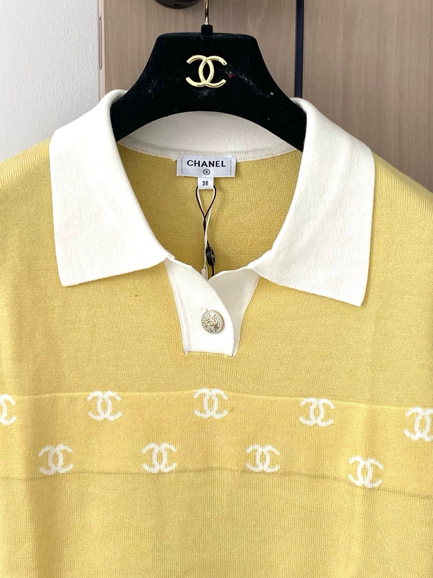 C 25 New Black Yellow Pink Flip Neck Short Sleeve