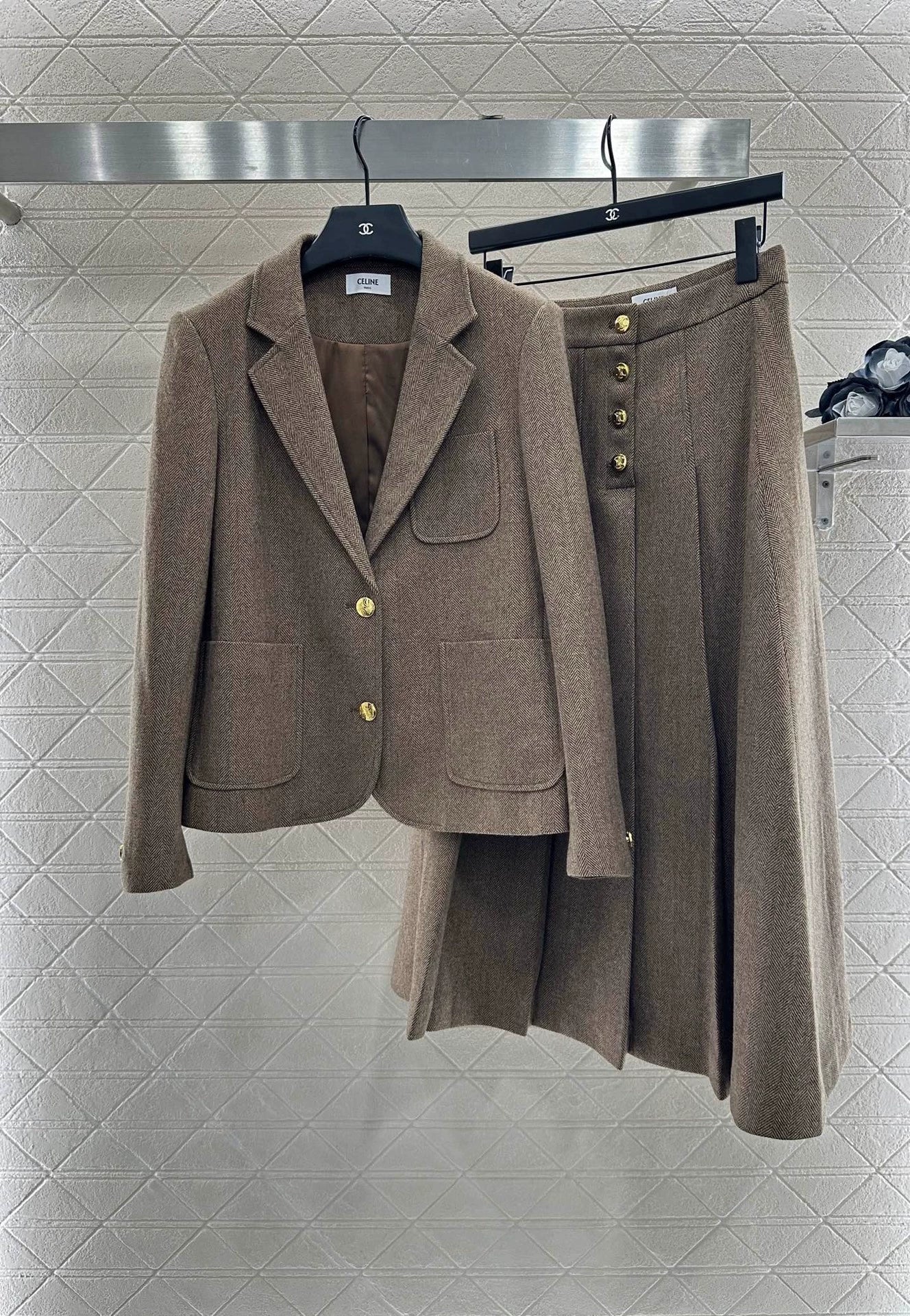 Ce 25 Blazer and midi pleated skirt set