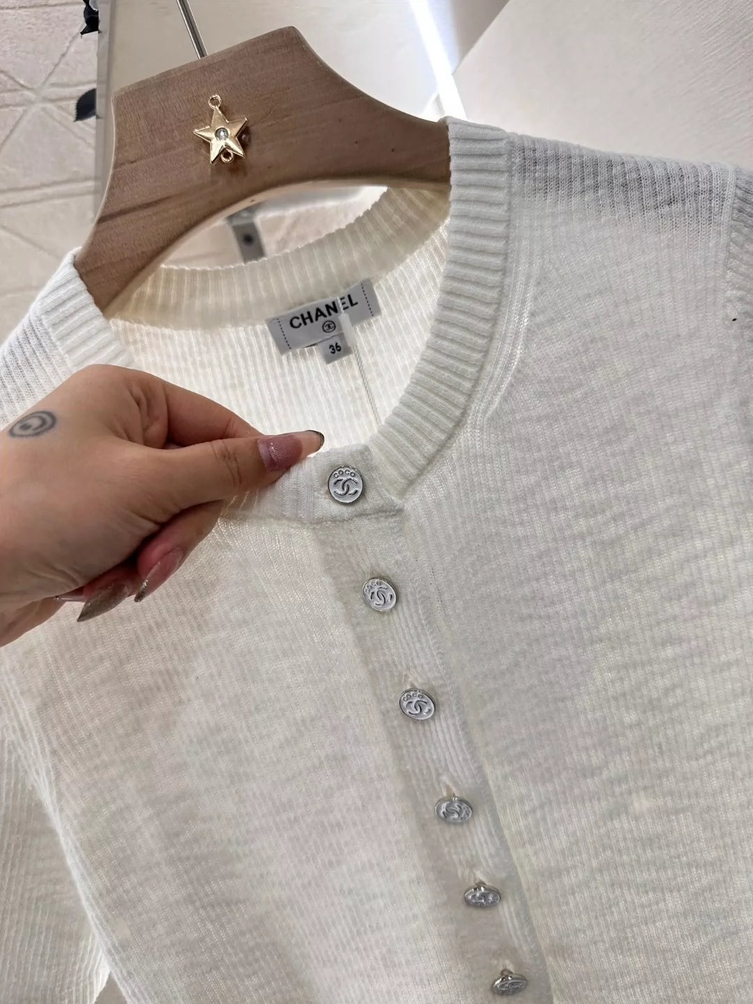 C 25 spring and summer new Flying Swallow logo buttons knitted short sleeve