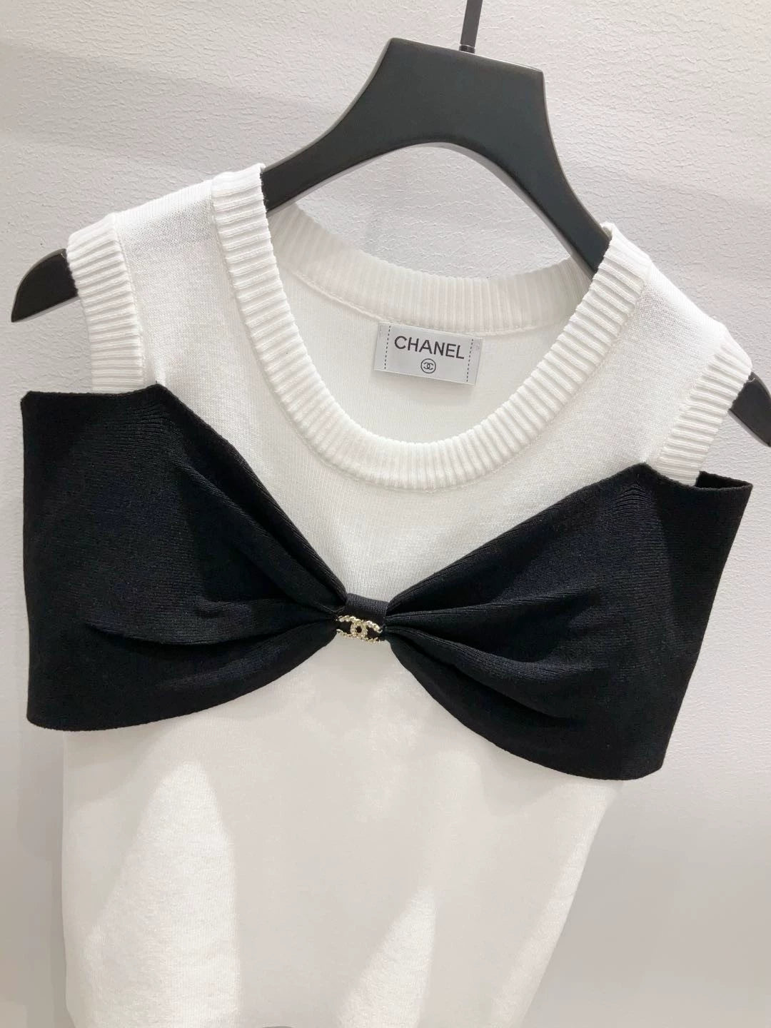c 25 New Big Bow Metallic Logo Knit Crew Neck Sleeveless Tank Top